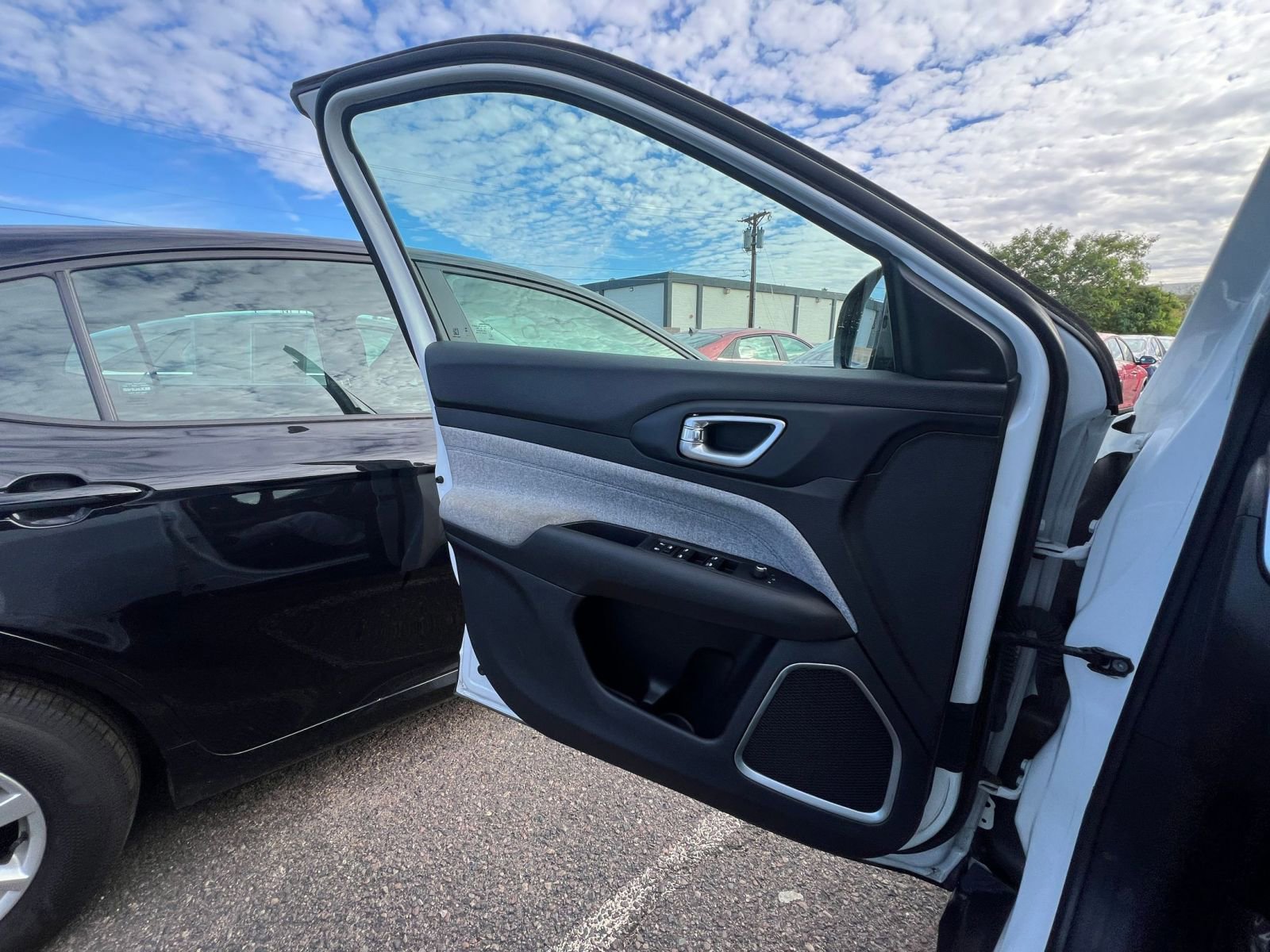 Thumbnail: 2023 Jeep Compass - 17