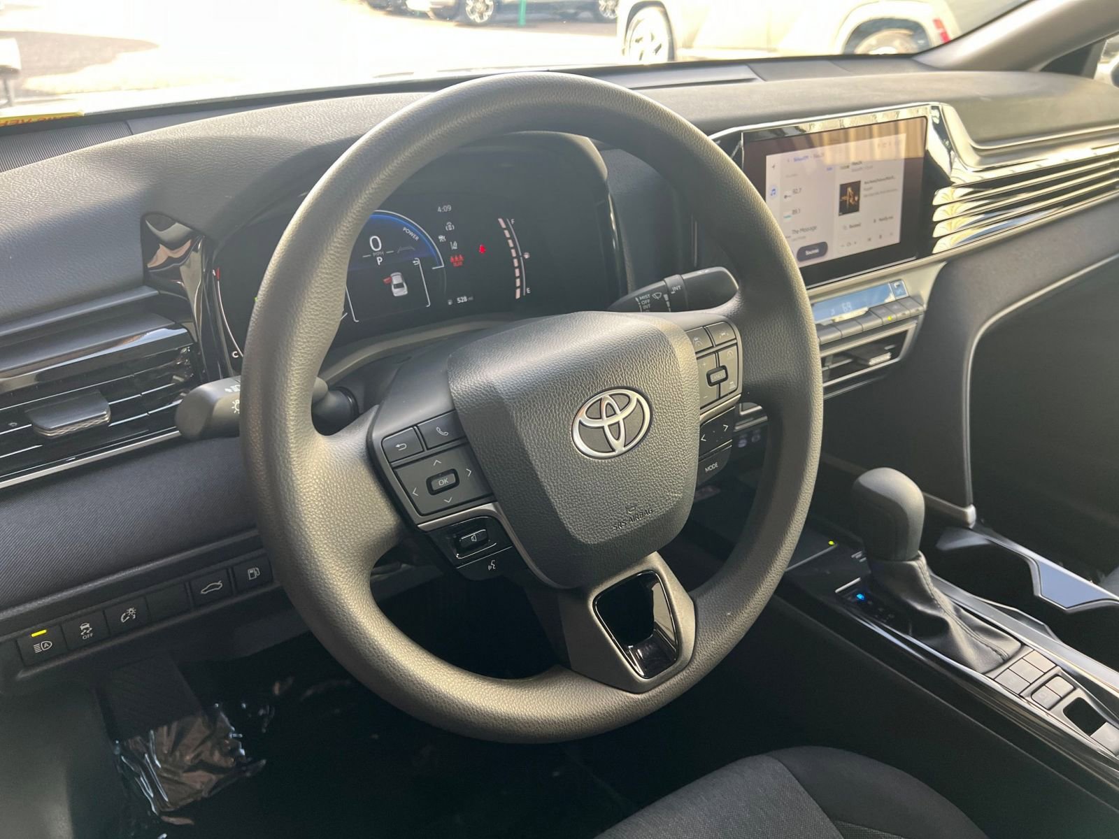 Thumbnail: 2025 Toyota Camry - 28