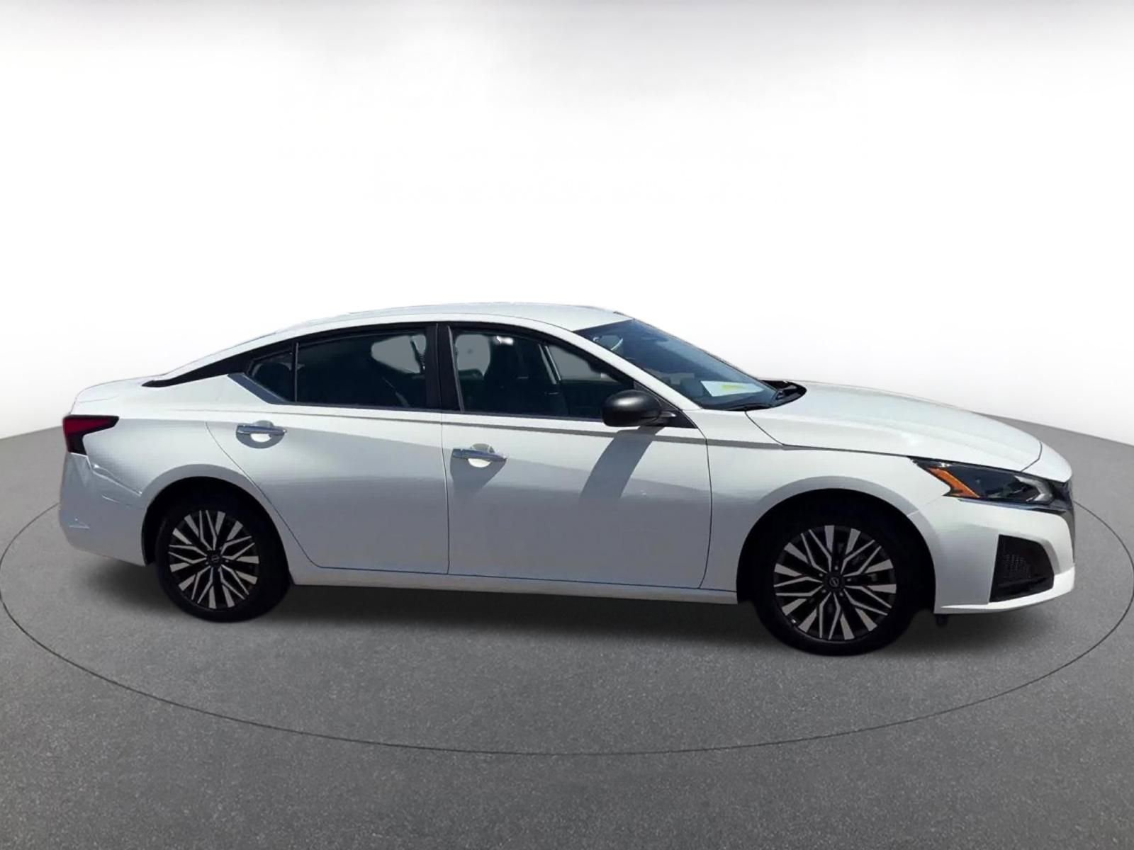 Thumbnail: 2025 Nissan Altima - 16