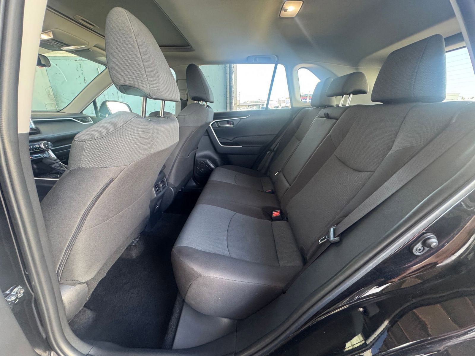 Thumbnail: 2025 Toyota RAV4 - 25