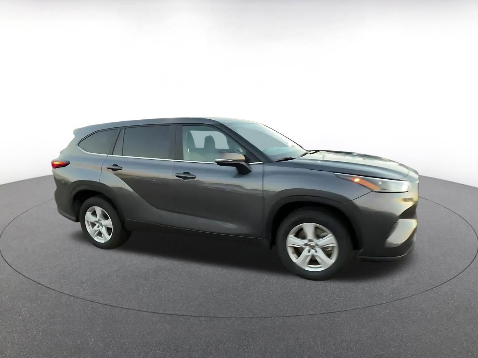 Thumbnail: 2025 Toyota Highlander - 2