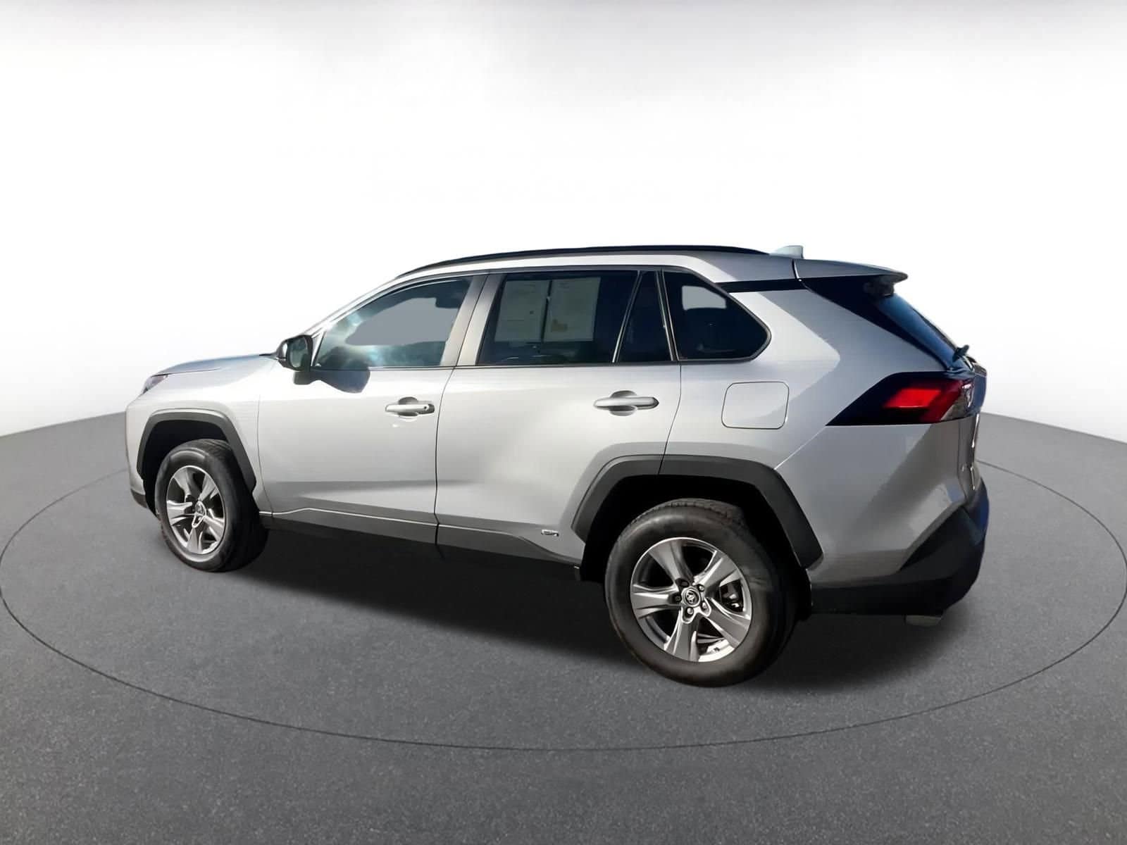 Thumbnail: 2025 Toyota RAV4 - 10