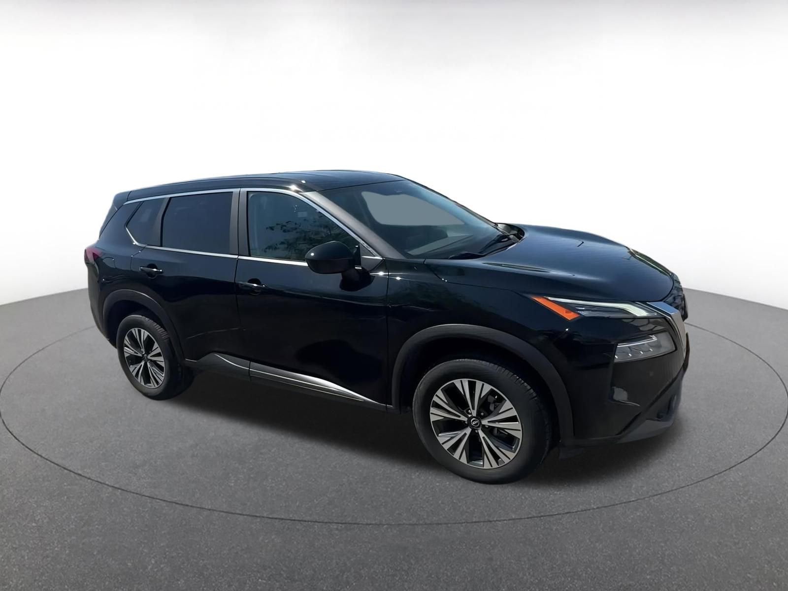 2023 Nissan Rogue SV 2