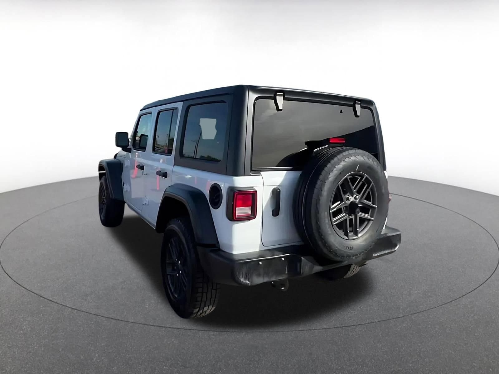 Thumbnail: 2025 Jeep Wrangler - 15