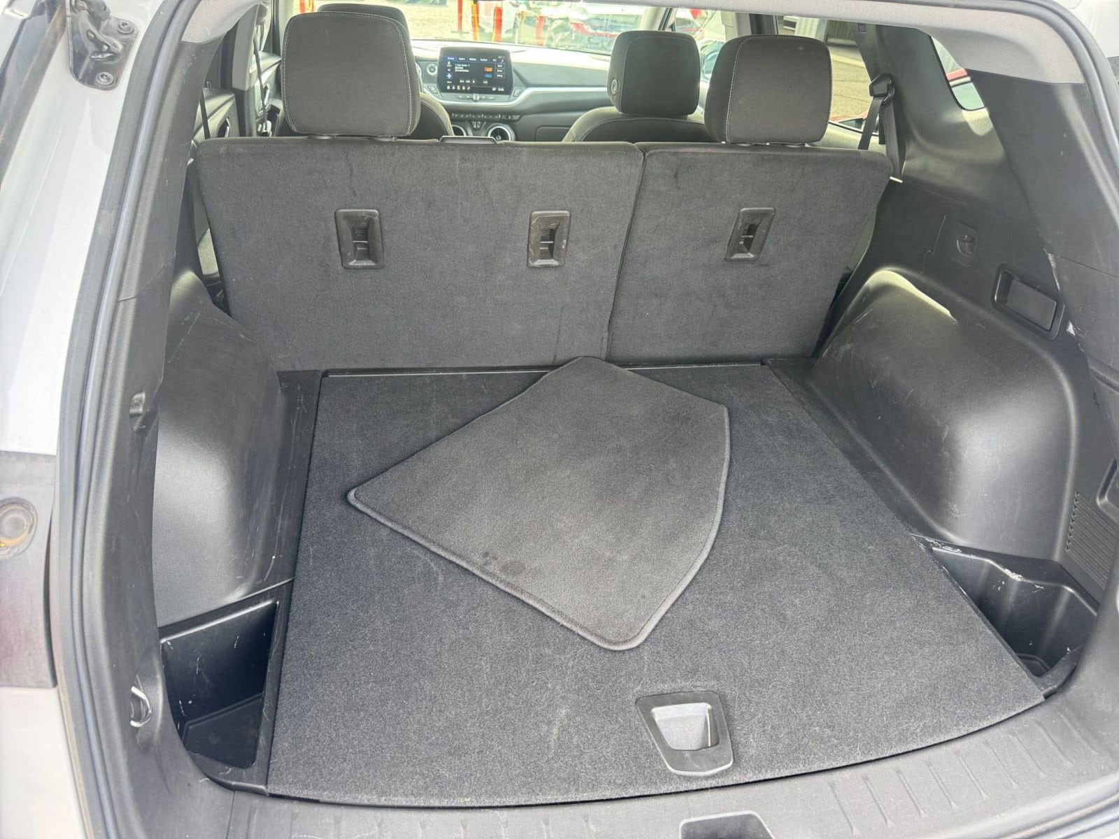 Thumbnail: 2025 Chevrolet Blazer - 31