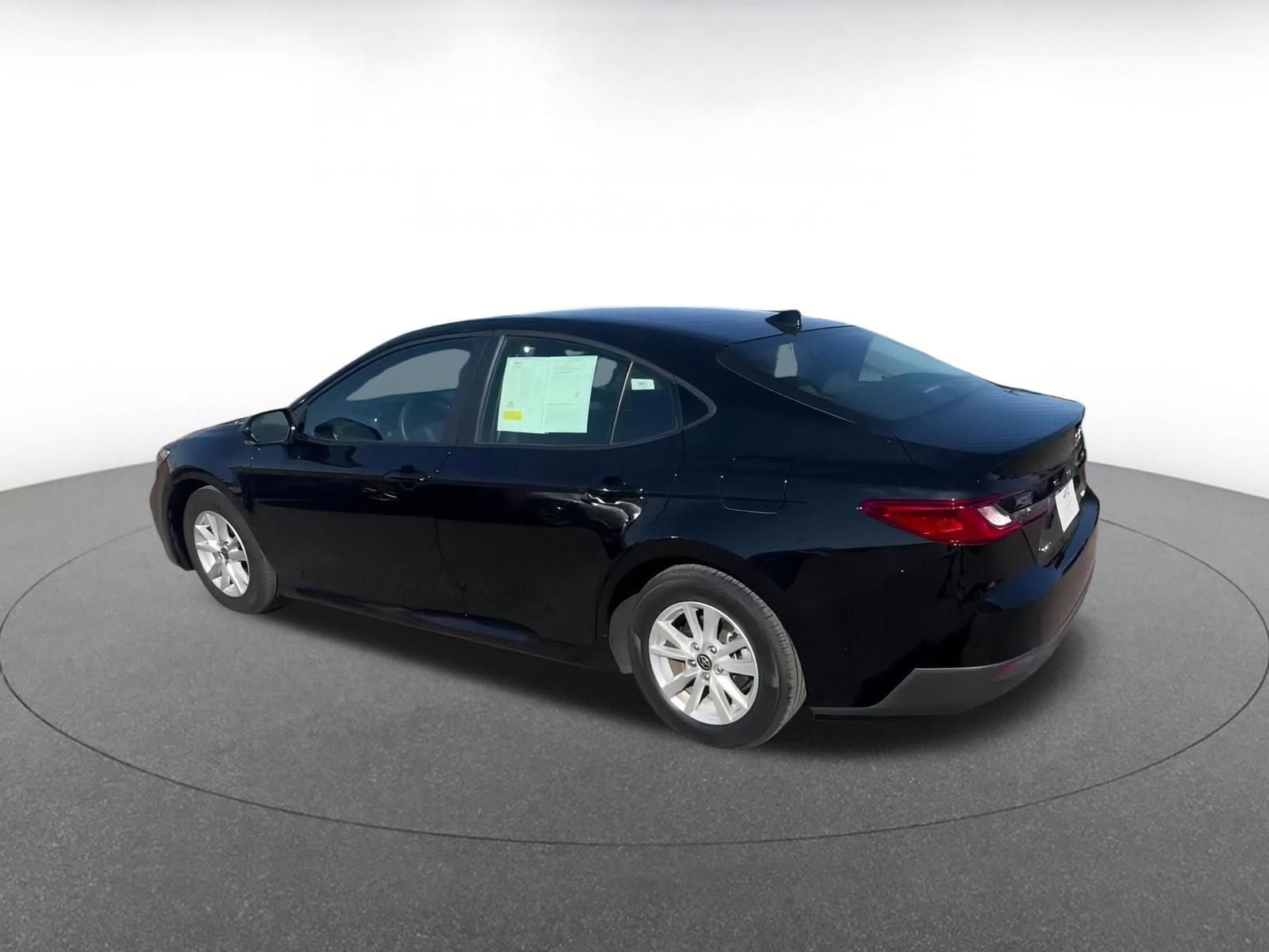 Thumbnail: 2025 Toyota Camry - 10