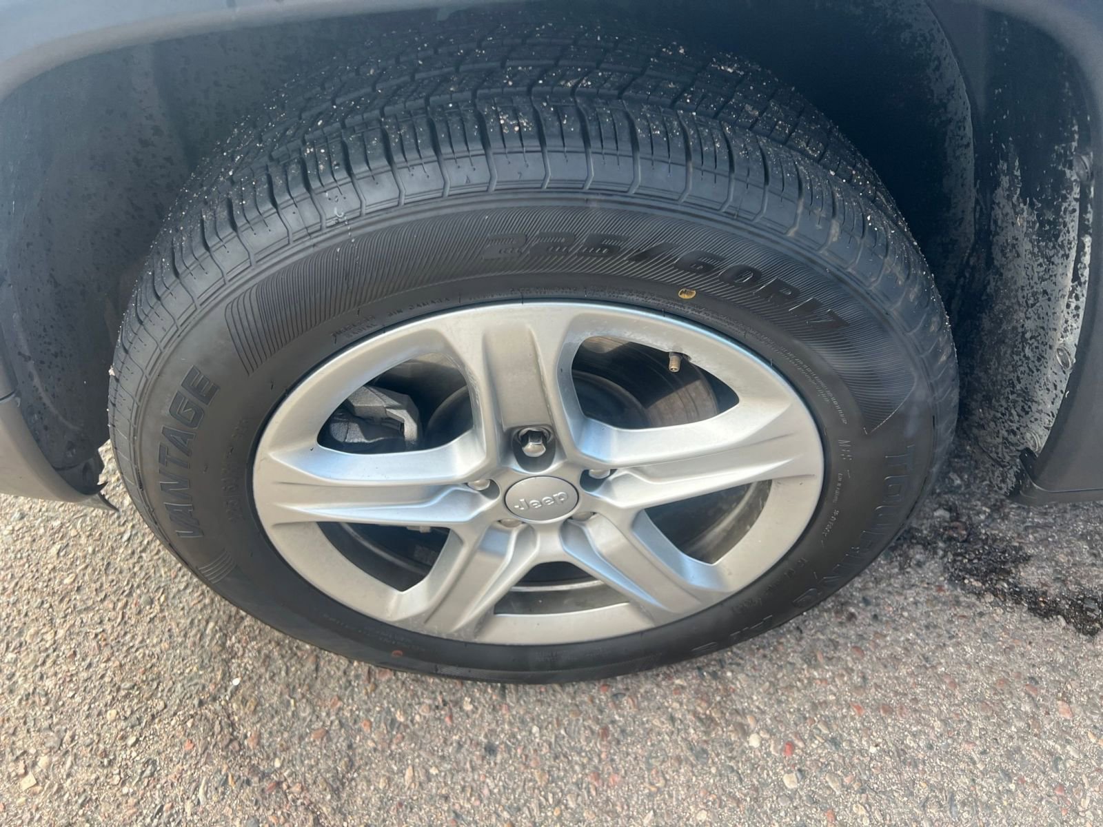 Thumbnail: 2023 Jeep Compass - 30