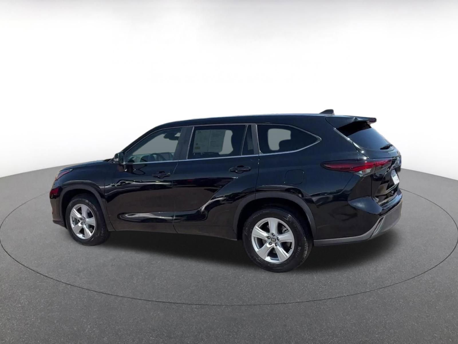 Thumbnail: 2025 Toyota Highlander - 10