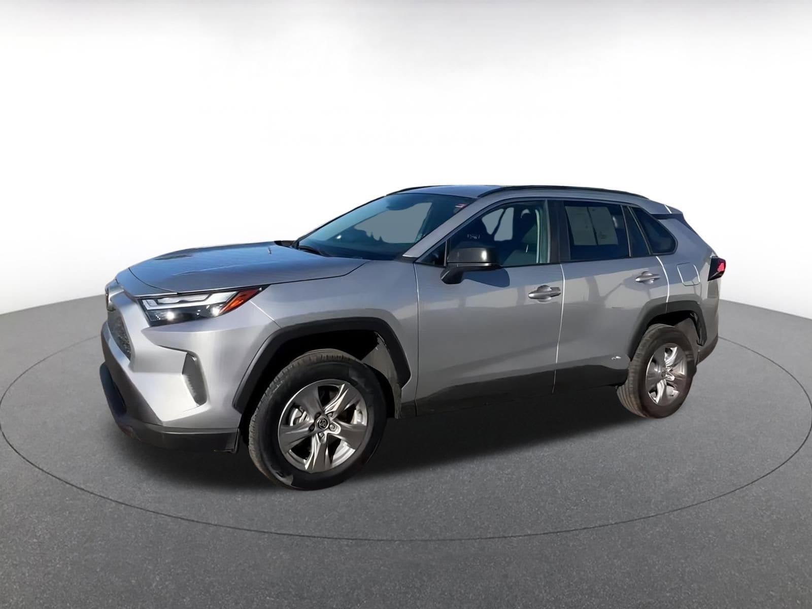 Thumbnail: 2025 Toyota RAV4 - 8