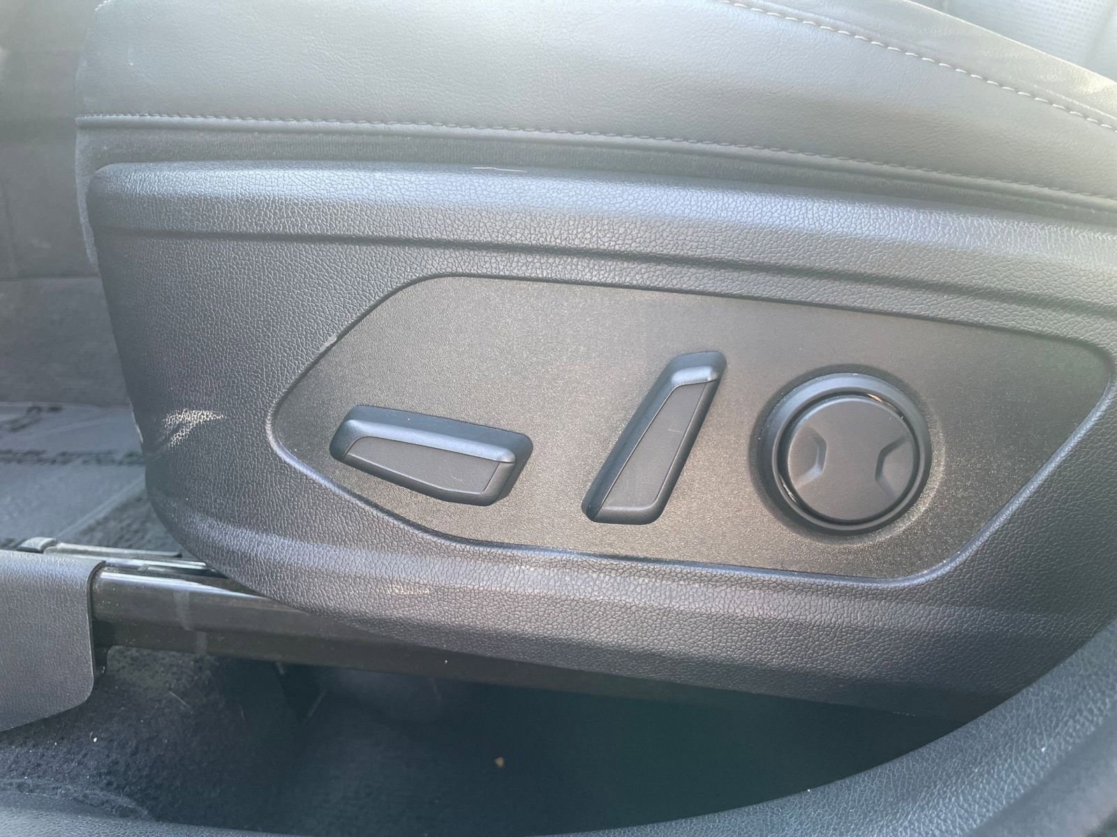 2024 Kia Sorento S 23
