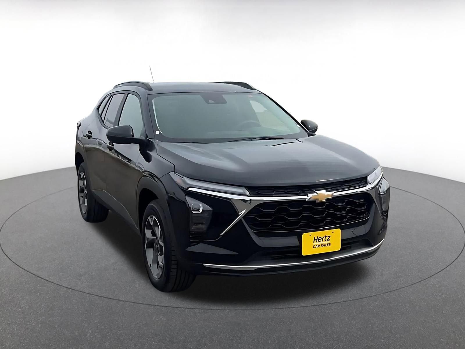 Thumbnail: 2025 Chevrolet Trax - 3