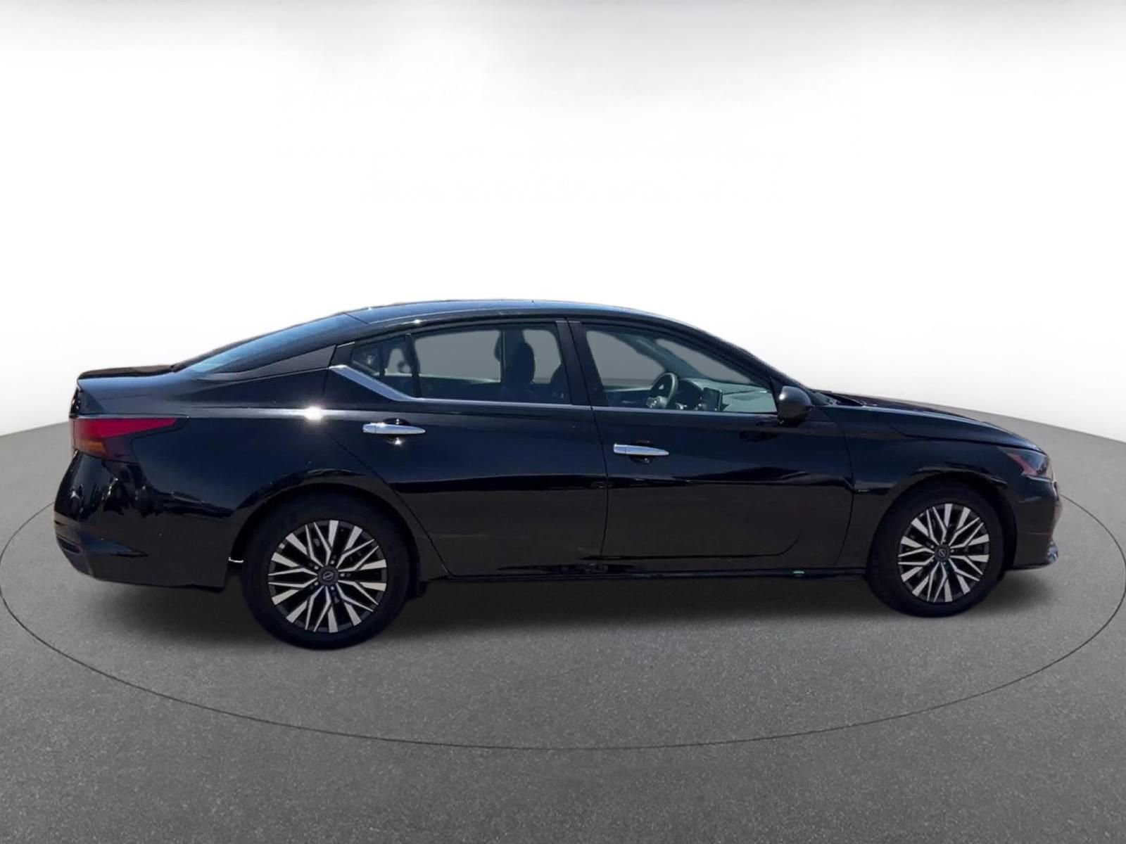 Thumbnail: 2025 Nissan Altima - 16