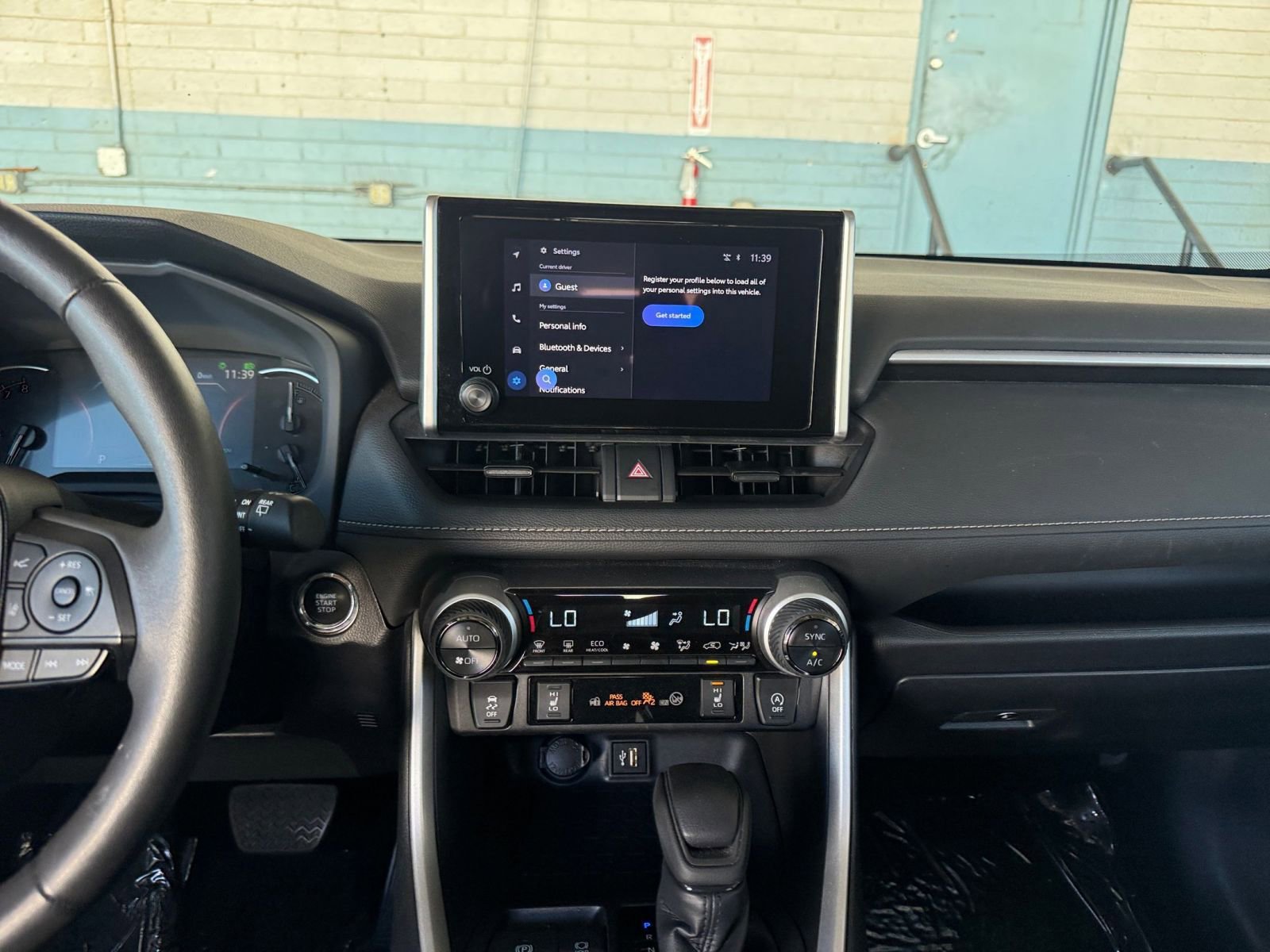 Thumbnail: 2025 Toyota RAV4 - 18