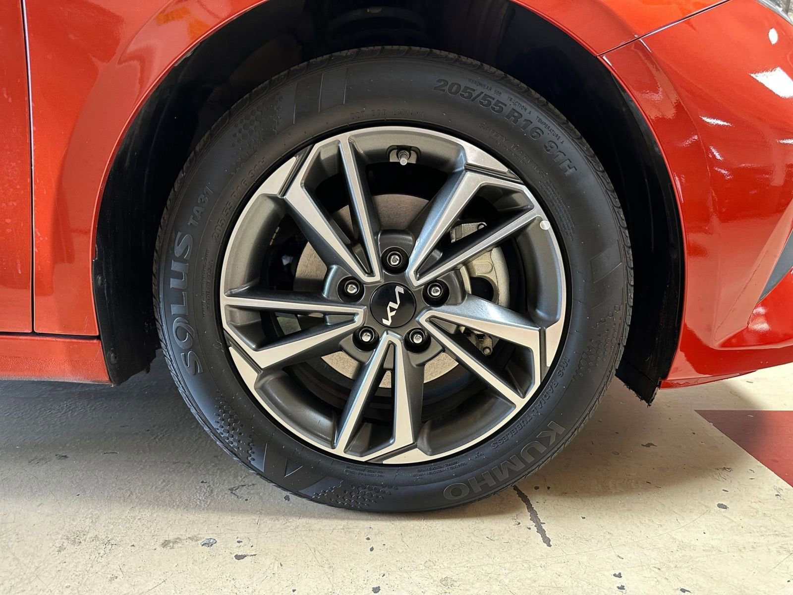 Thumbnail: 2023 Kia Forte - 28