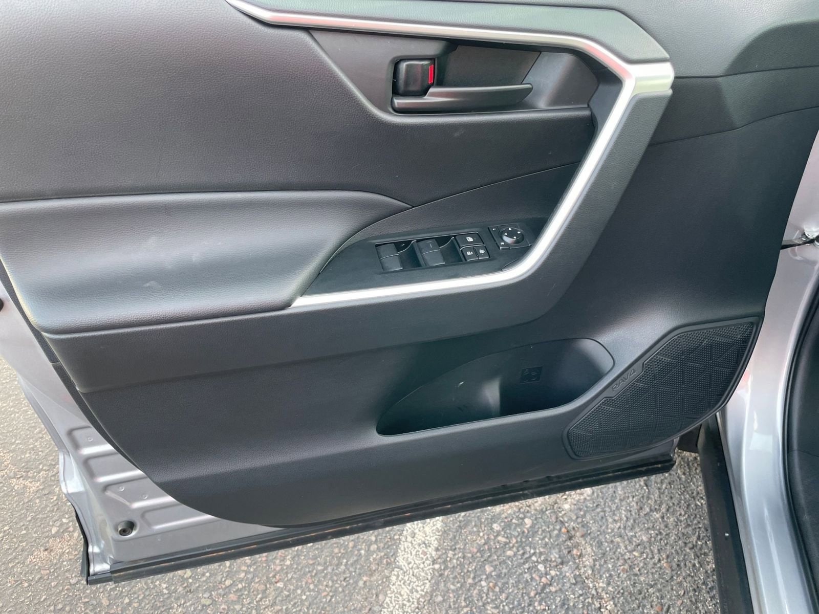 Thumbnail: 2025 Toyota RAV4 - 21