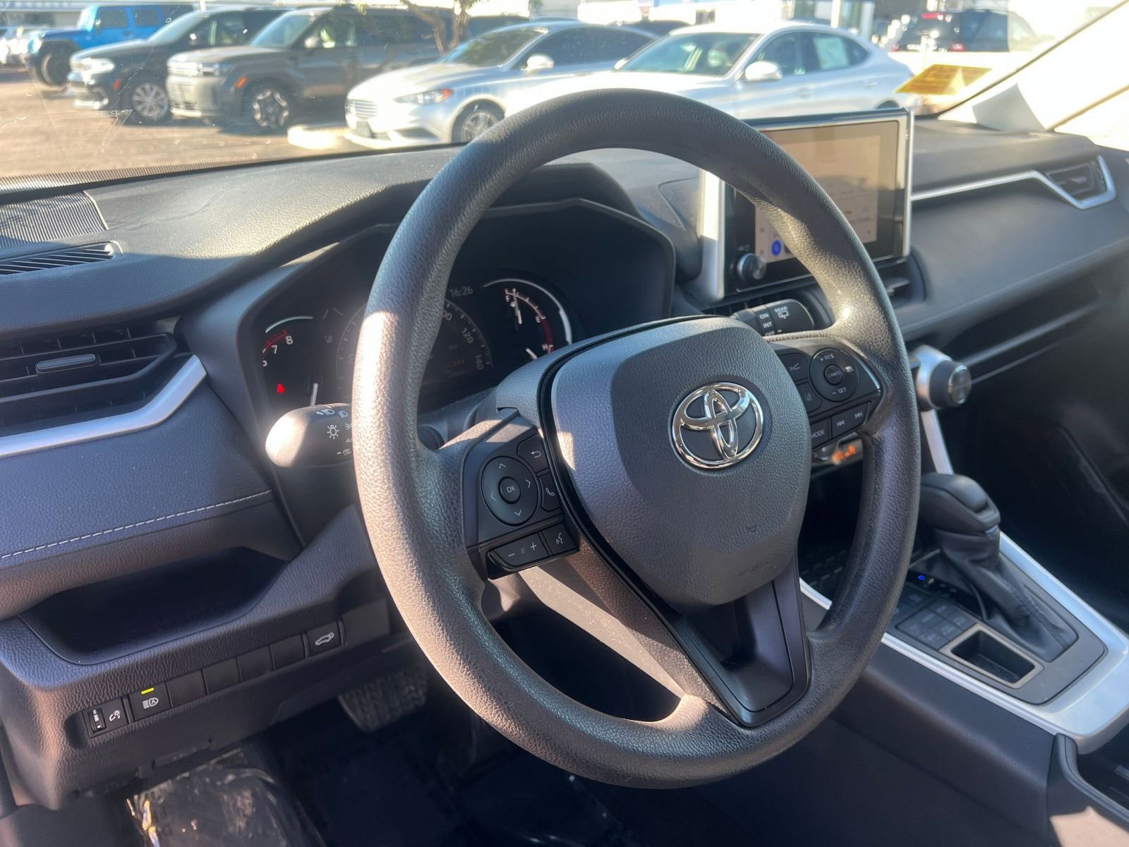 Thumbnail: 2025 Toyota RAV4 - 28