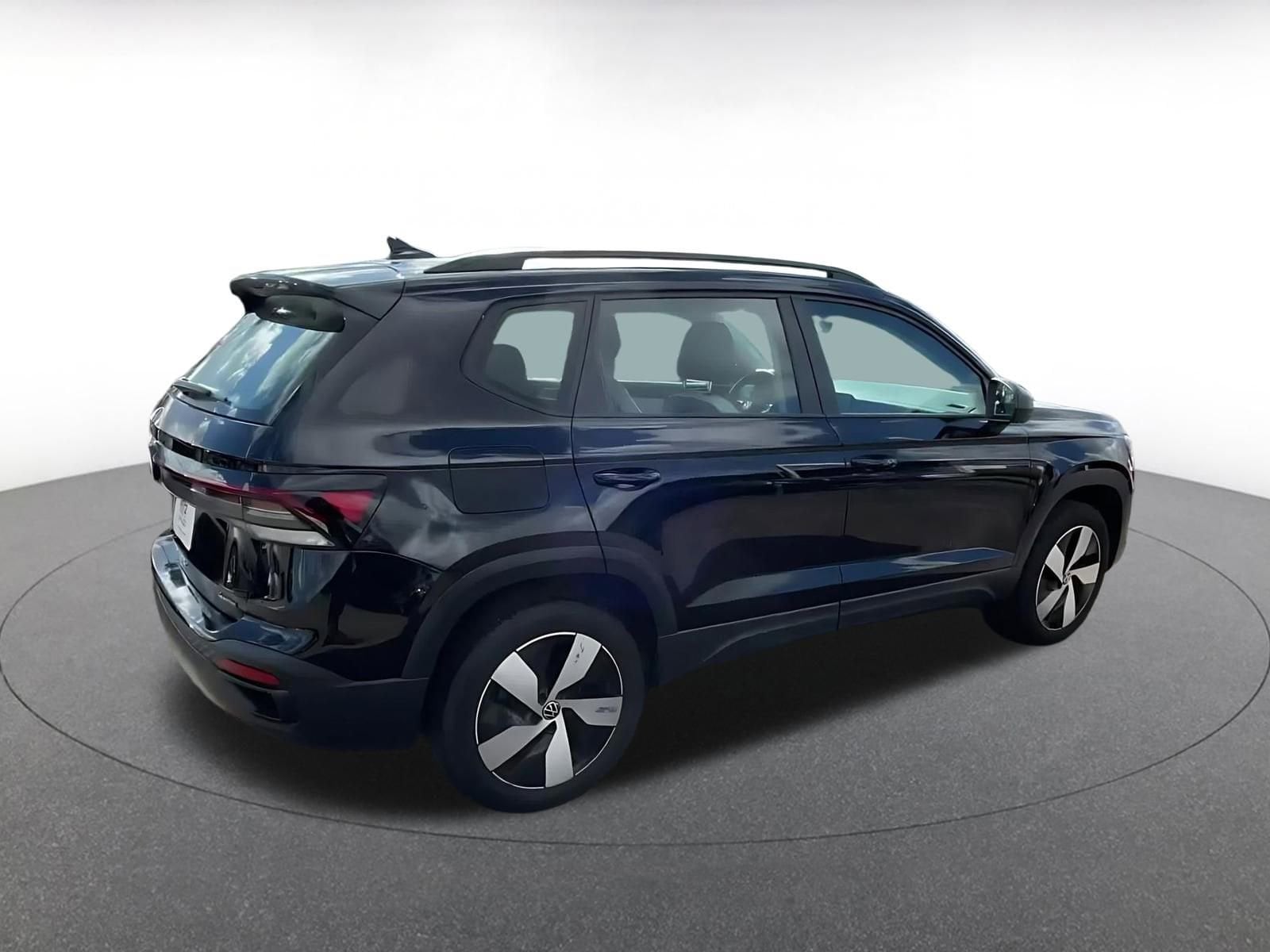 Thumbnail: 2025 Volkswagen Taos - 15