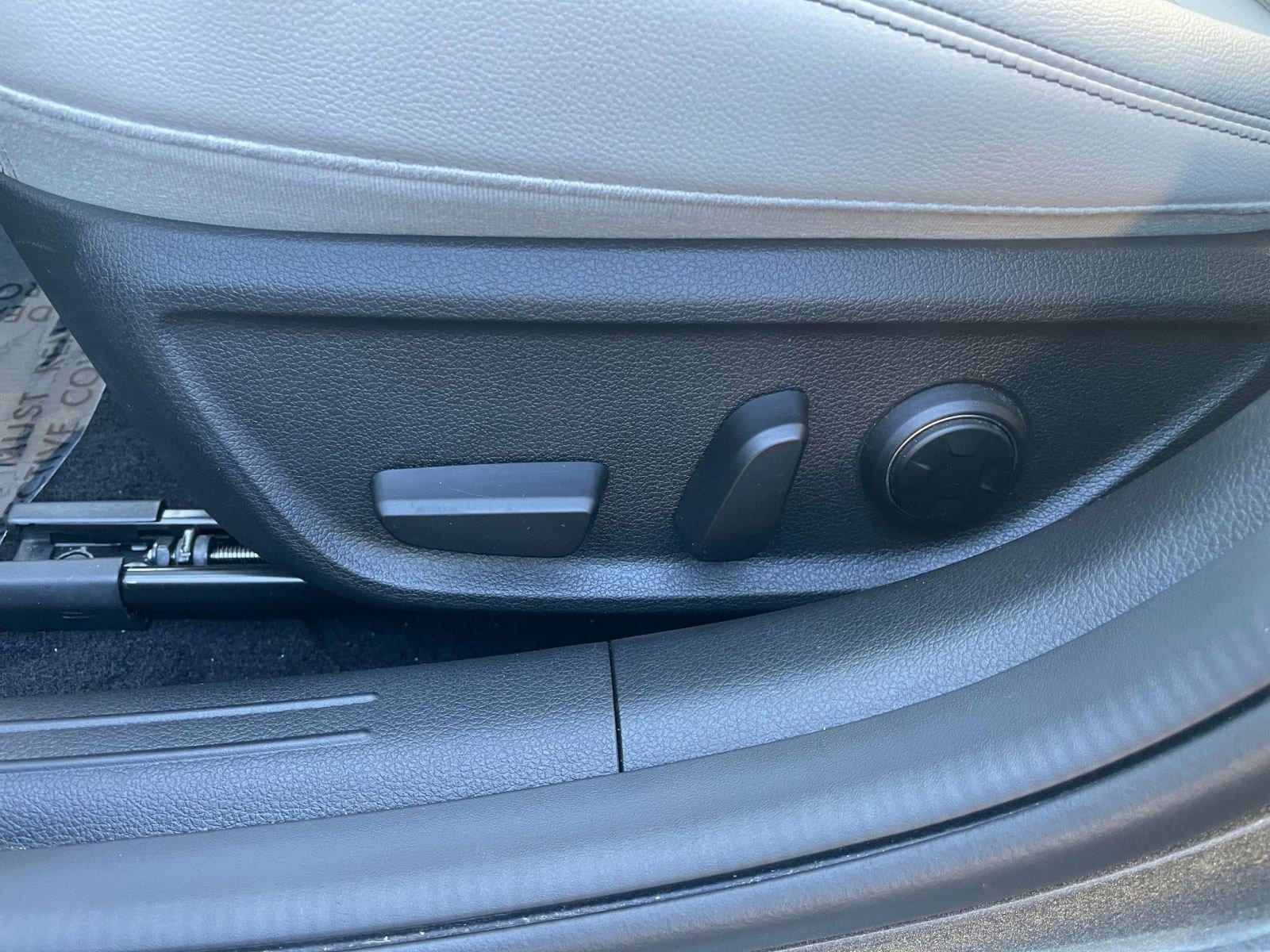 Thumbnail: 2025 Genesis G70 - 23