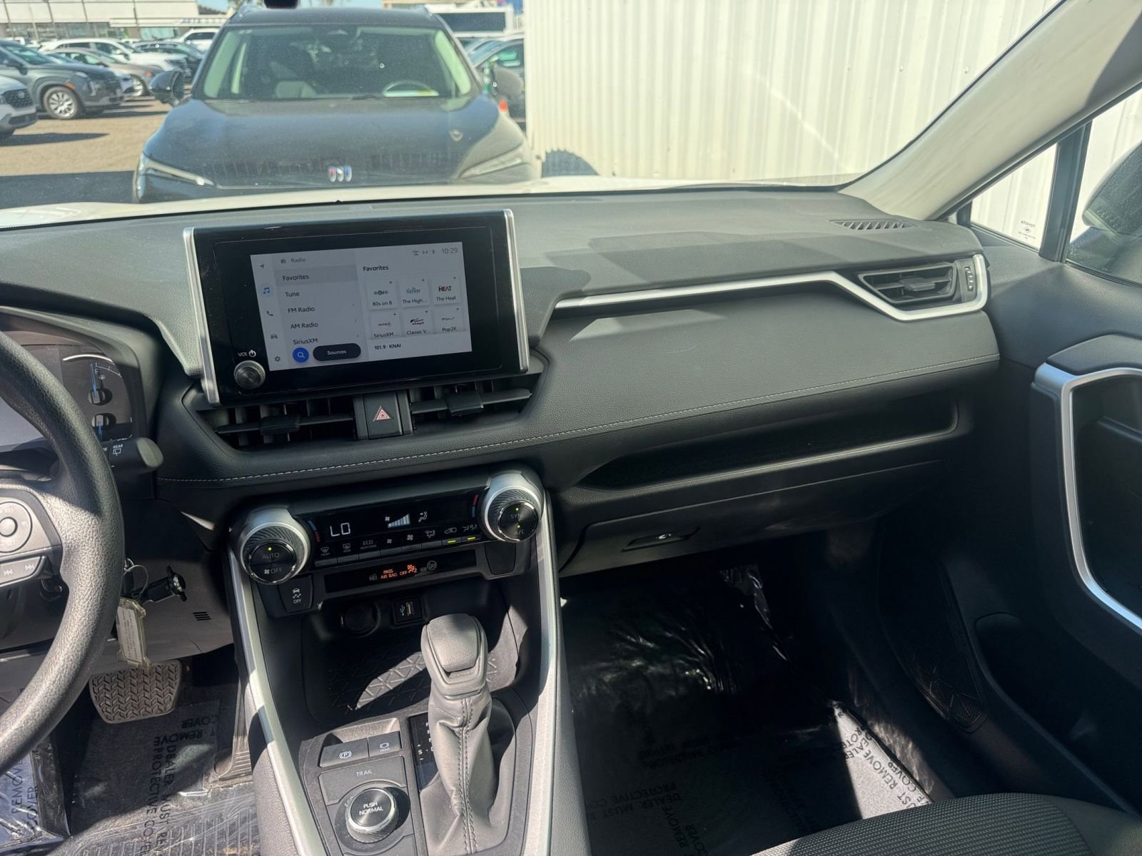 Thumbnail: 2025 Toyota RAV4 - 34