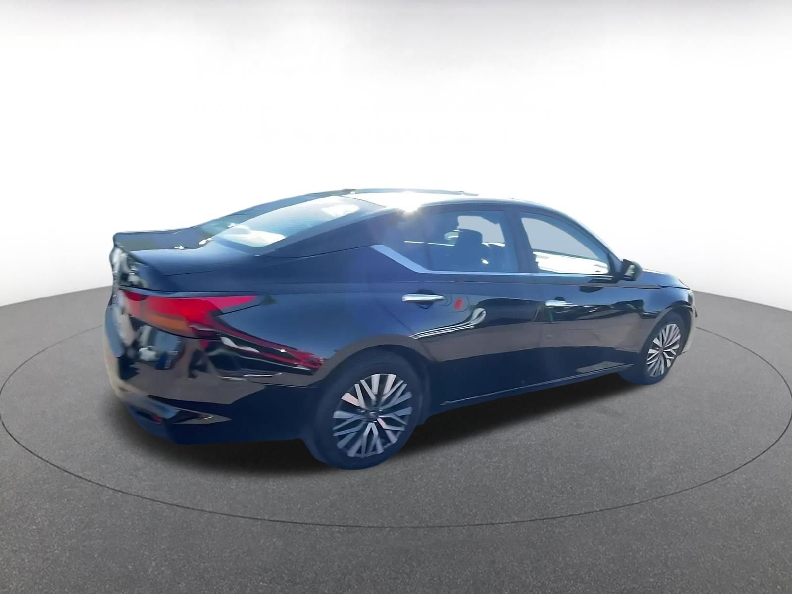 Thumbnail: 2025 Nissan Altima - 14