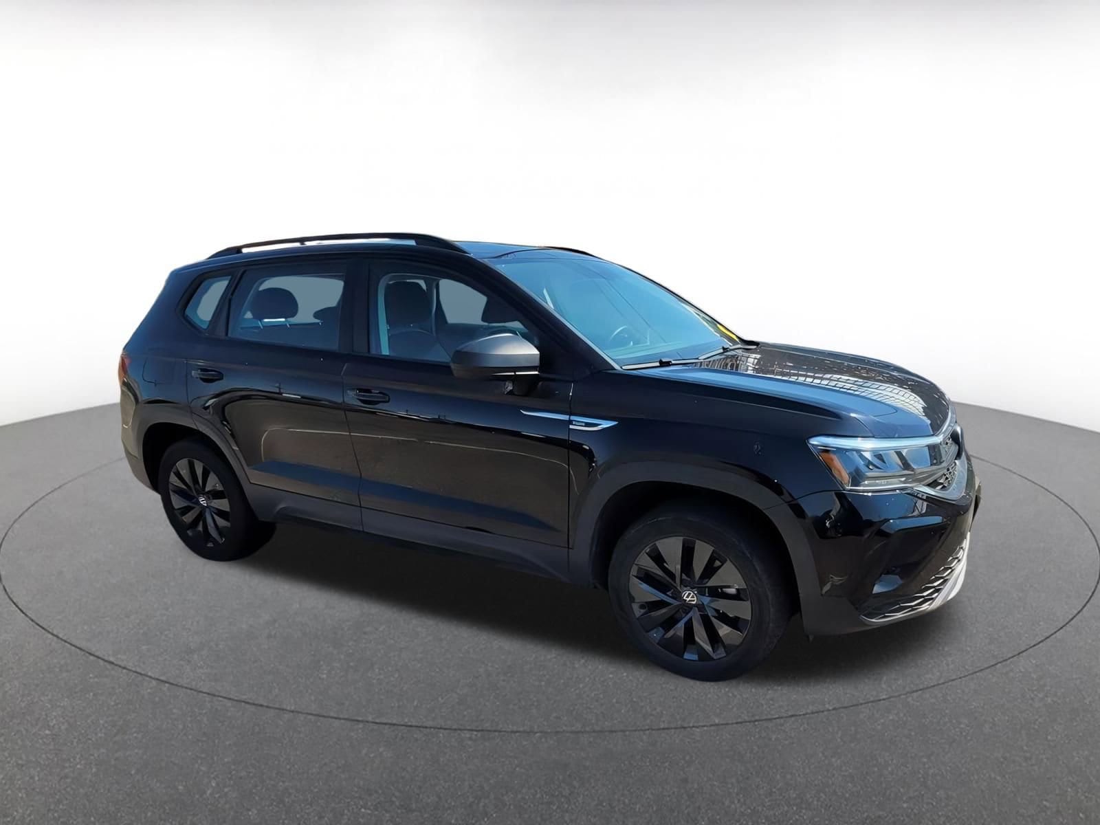 Thumbnail: 2024 Volkswagen Taos - 1