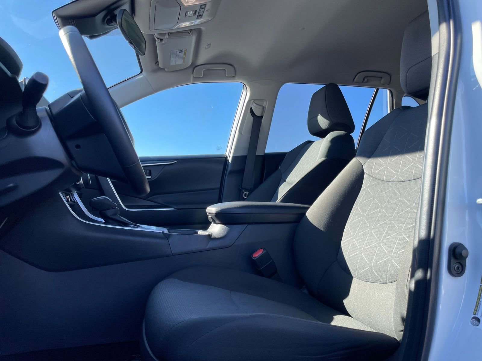 Thumbnail: 2025 Toyota RAV4 - 27