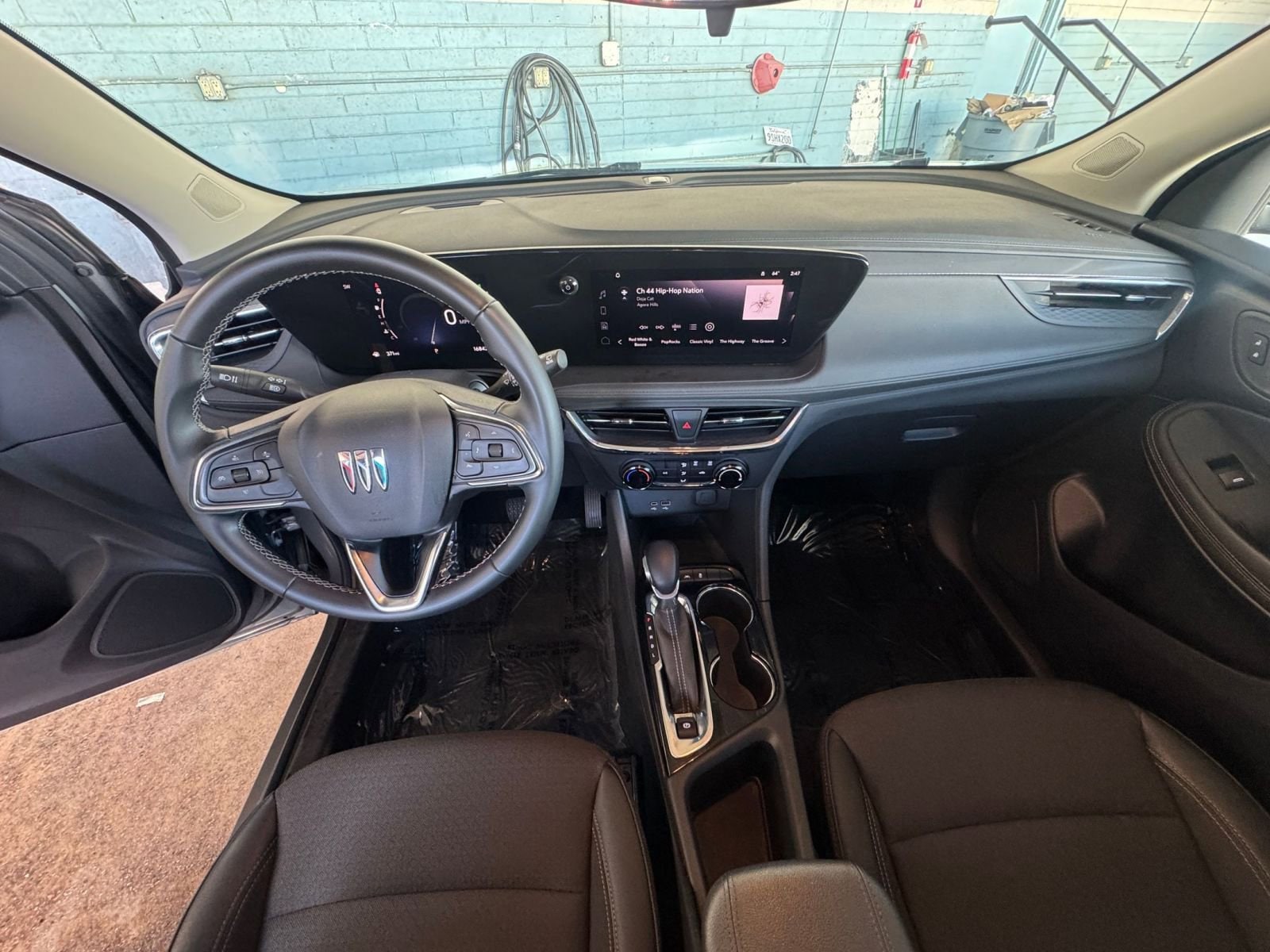 Thumbnail: 2025 Buick Encore GX - 32