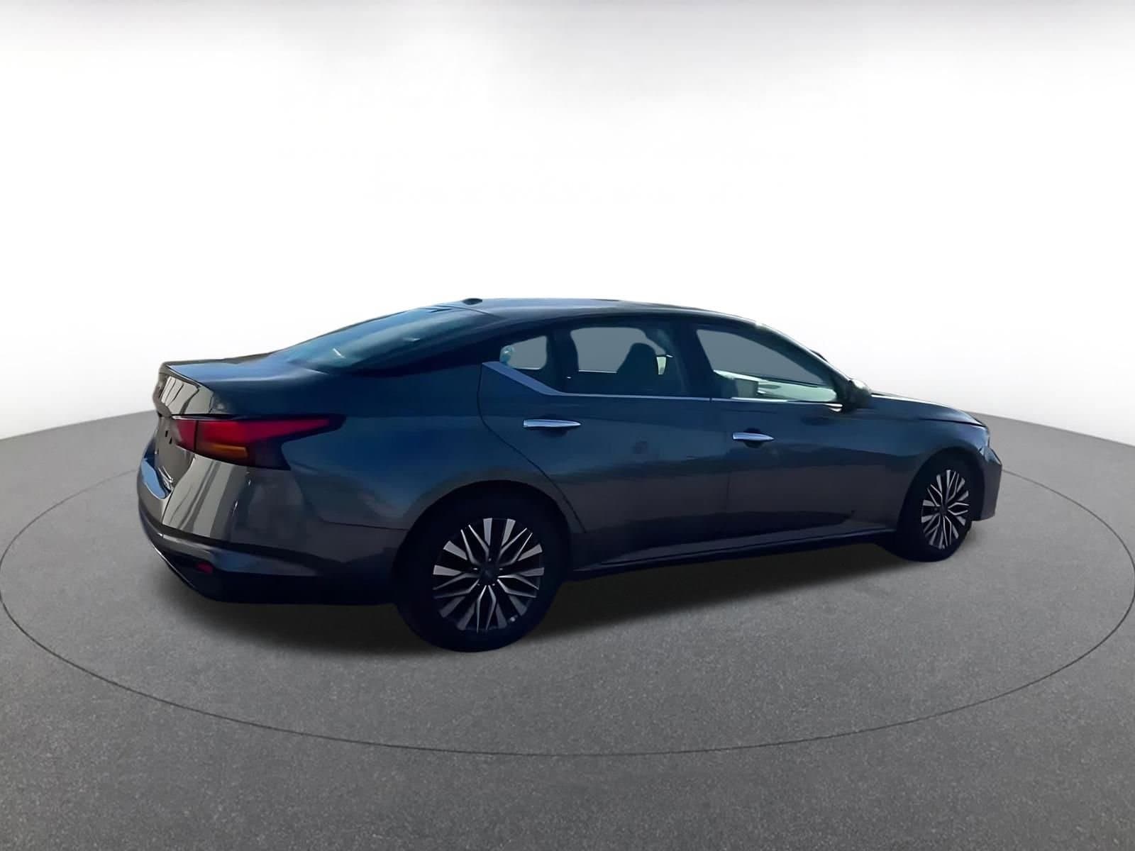 Thumbnail: 2025 Nissan Altima - 15