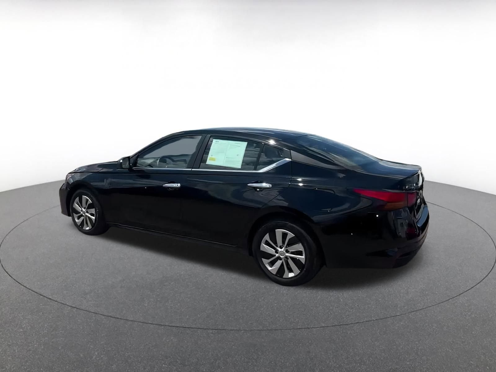 Thumbnail: 2024 Nissan Altima - 9