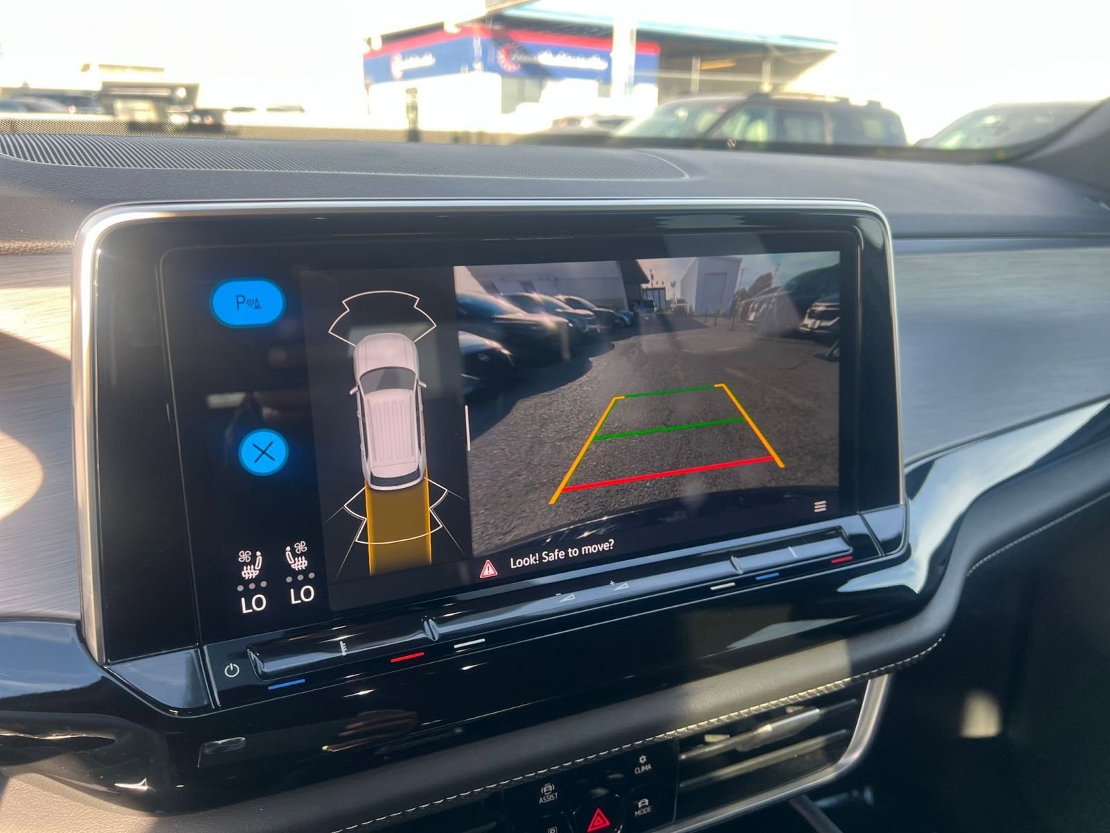 Thumbnail: 2025 Volkswagen Atlas - 25