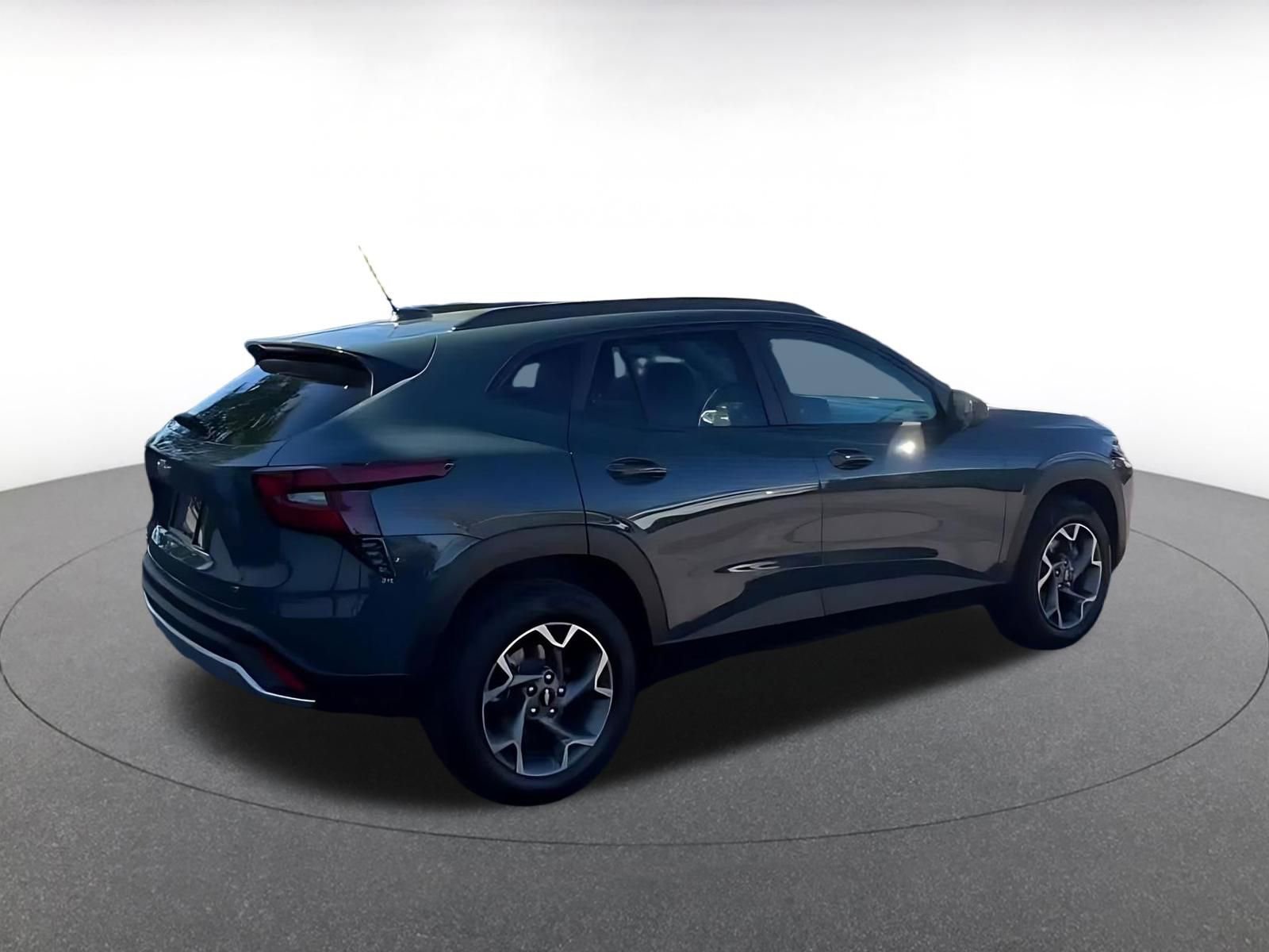 Thumbnail: 2025 Chevrolet Trax - 16