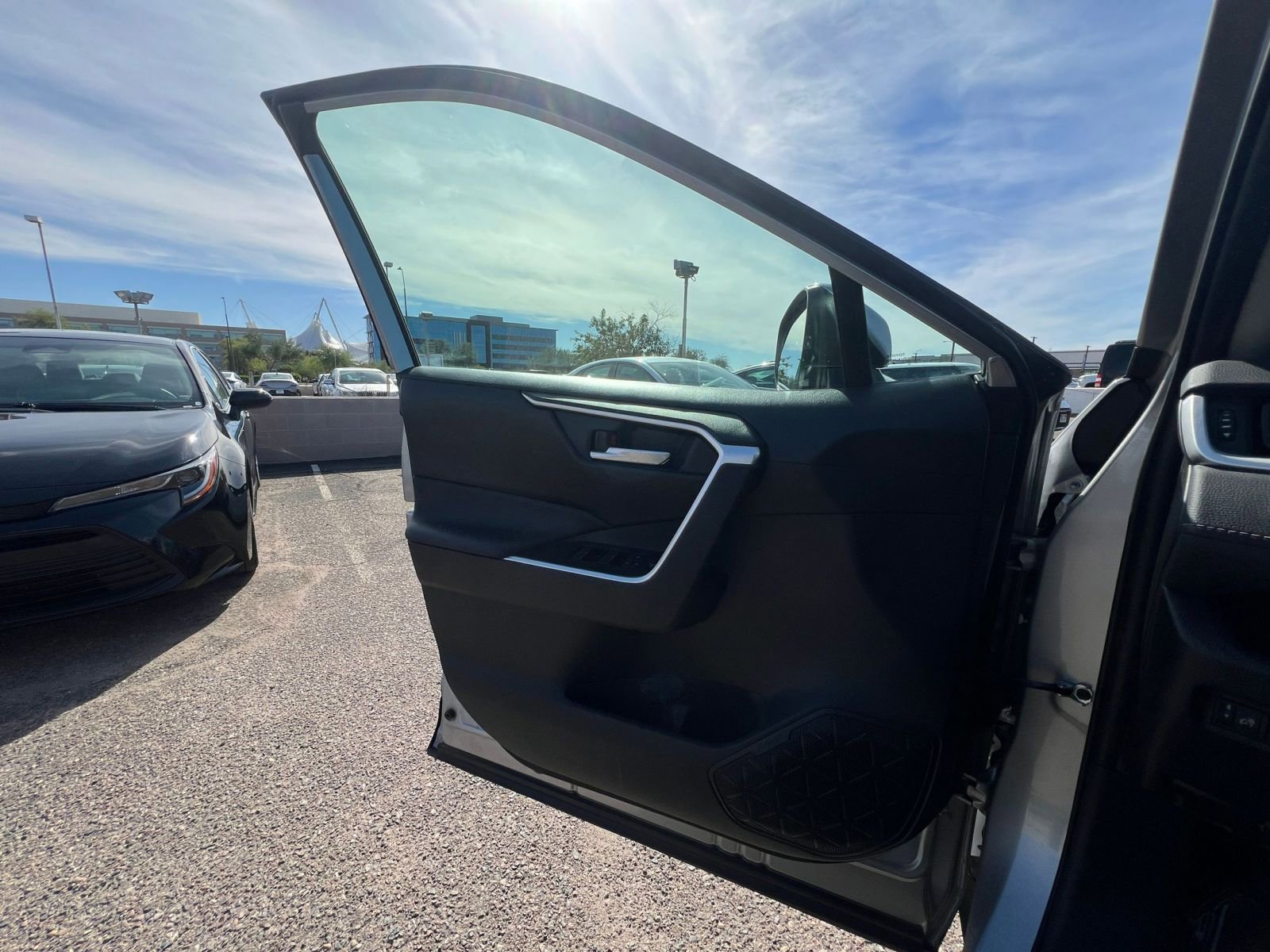 Thumbnail: 2025 Toyota RAV4 - 20