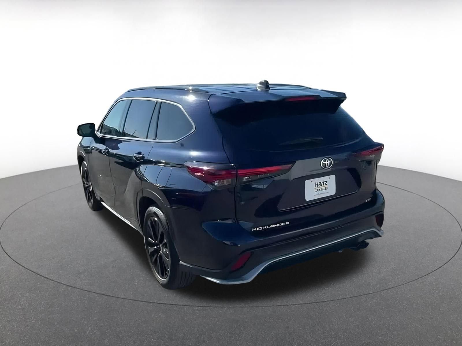 Thumbnail: 2024 Toyota Highlander - 10