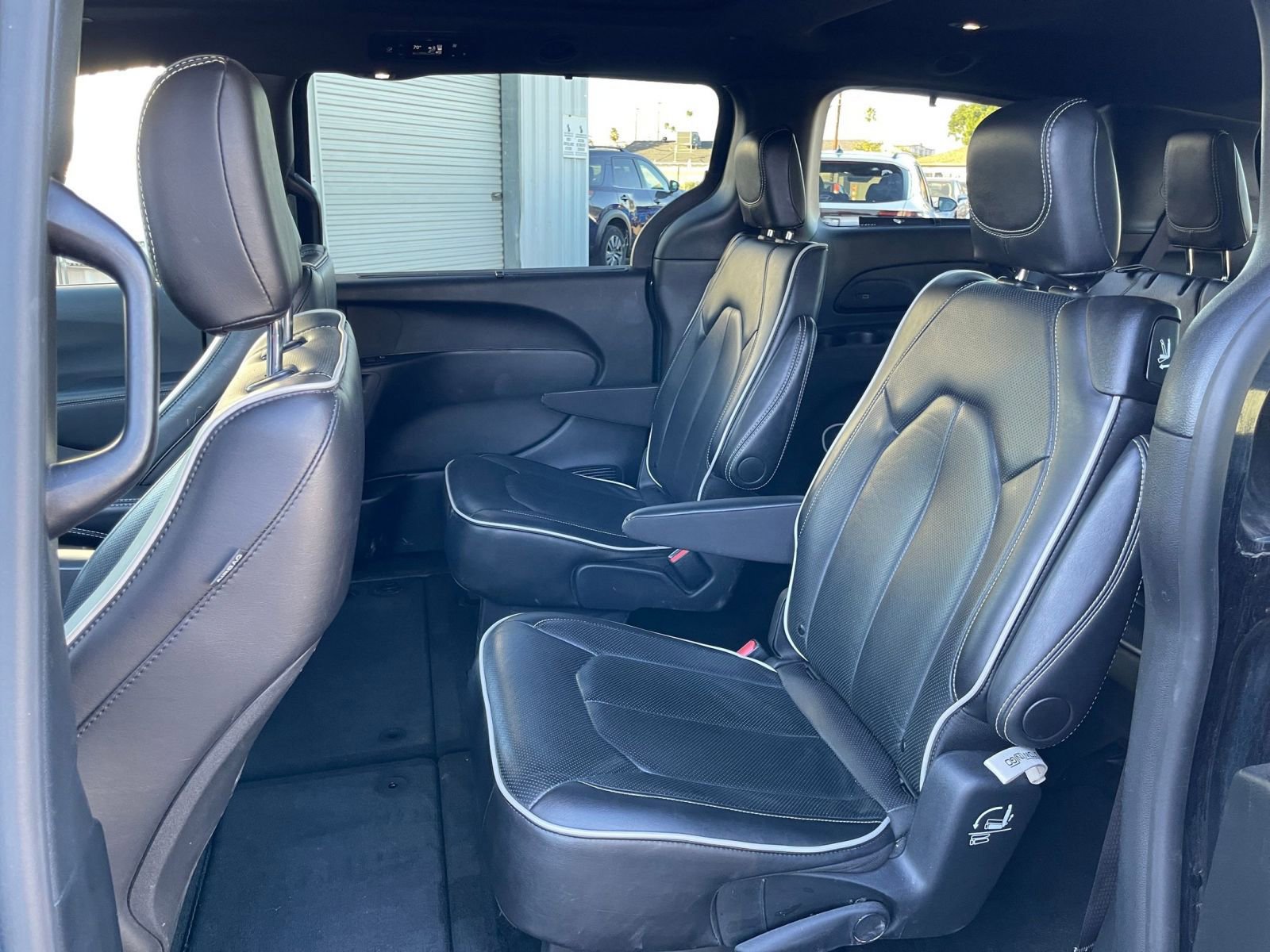 Thumbnail: 2025 Chrysler Pacifica - 28