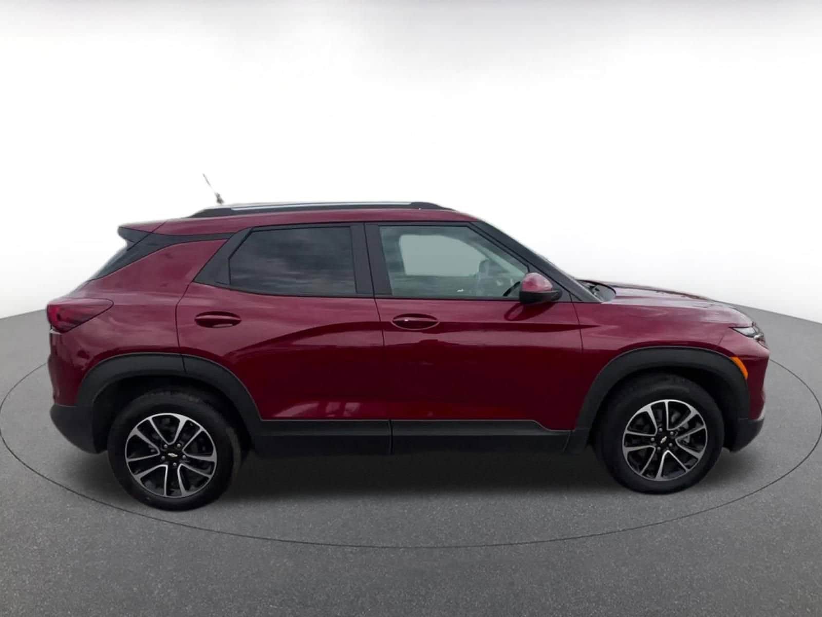 Thumbnail: 2025 Chevrolet TrailBlazer - 16