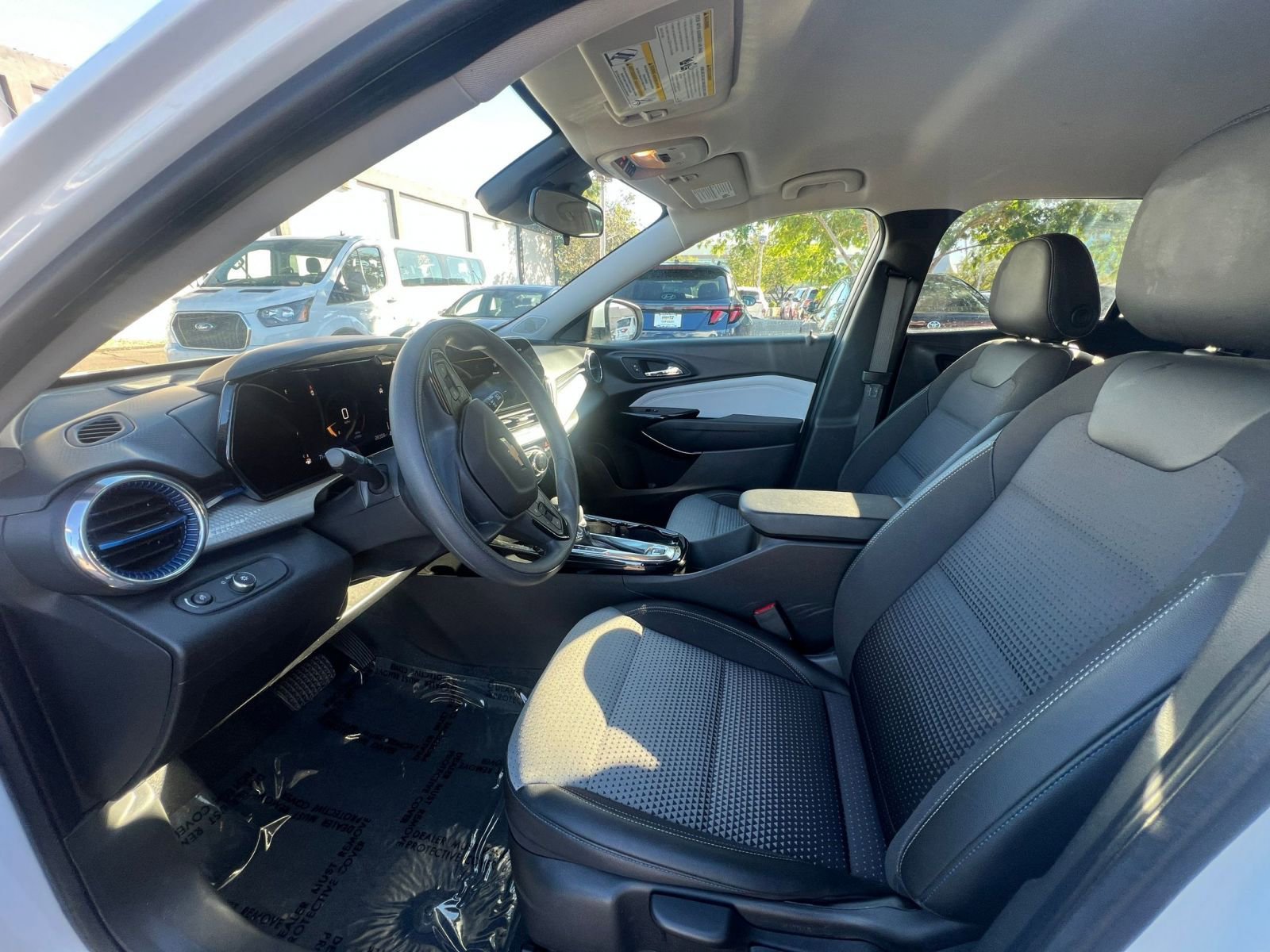 Thumbnail: 2025 Chevrolet Trax - 27