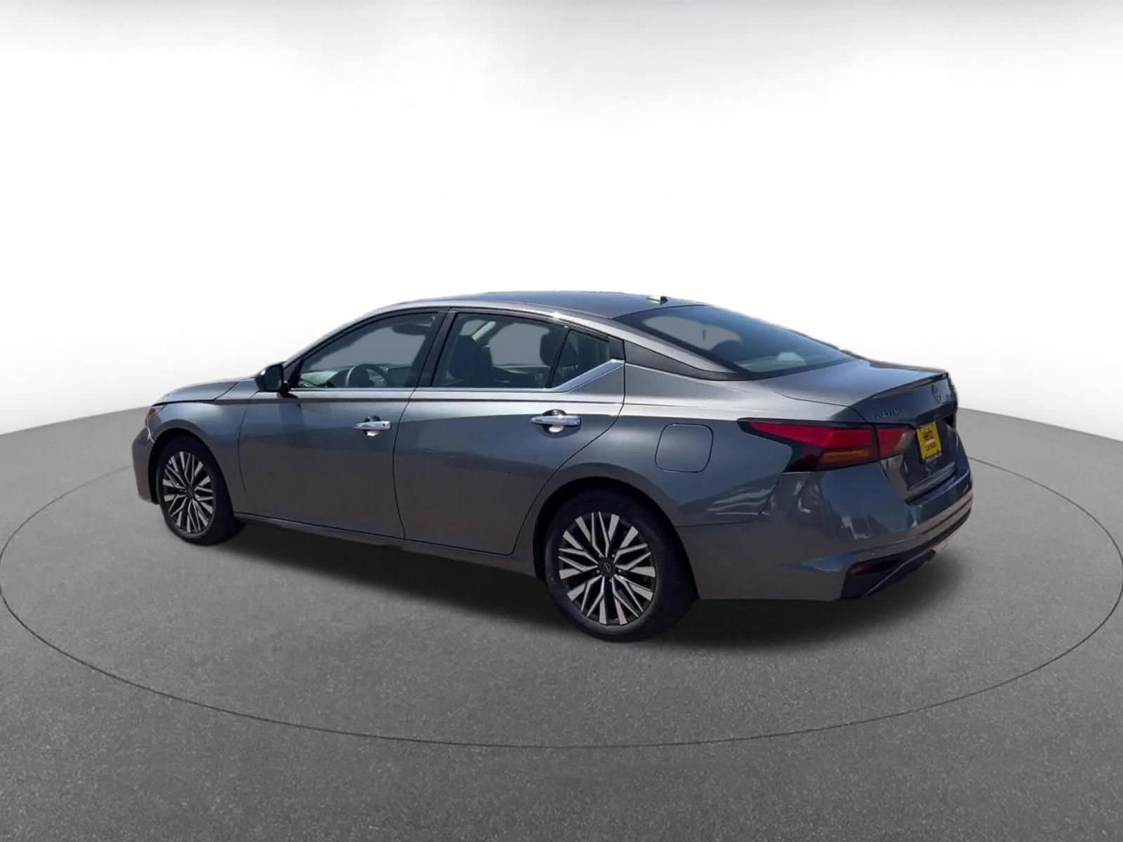 Thumbnail: 2025 Nissan Altima - 10