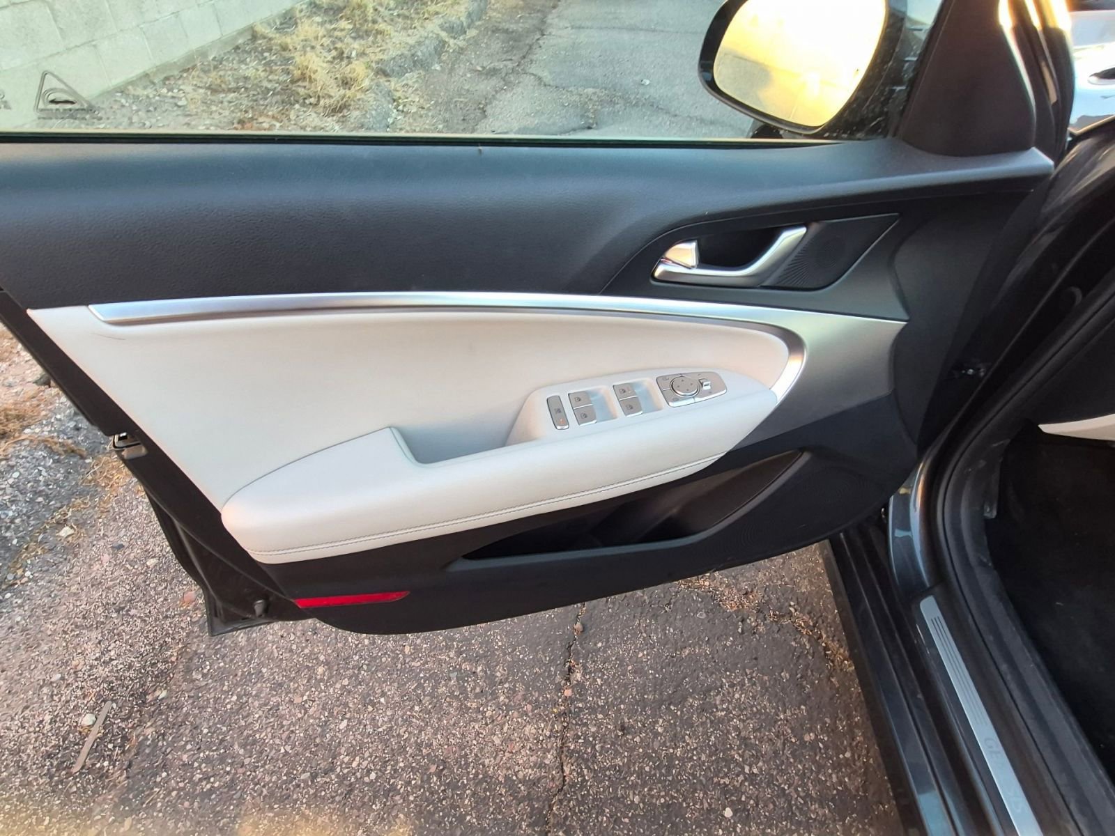 Thumbnail: 2025 Genesis G70 - 9