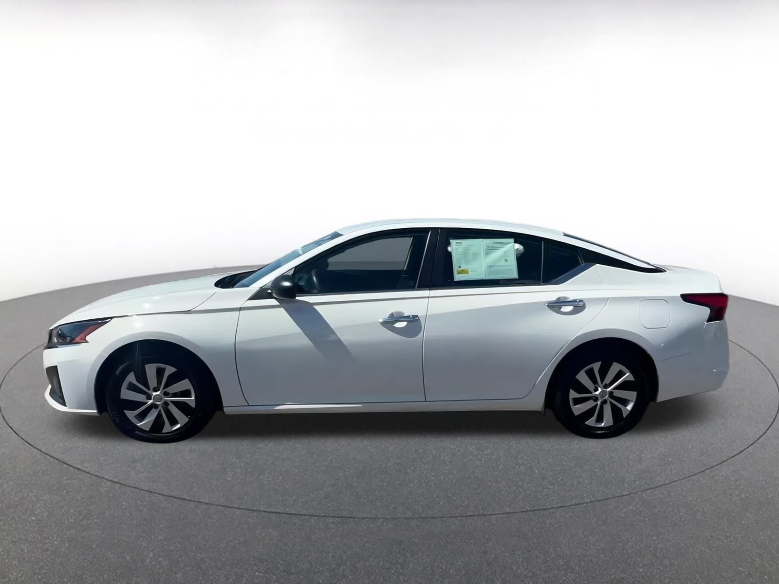 Thumbnail: 2024 Nissan Altima - 10
