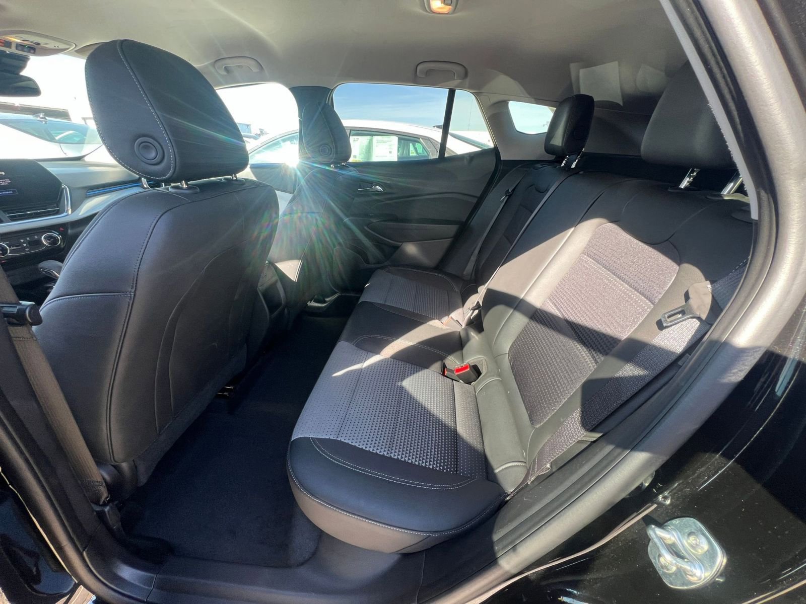 Thumbnail: 2025 Chevrolet Trax - 25