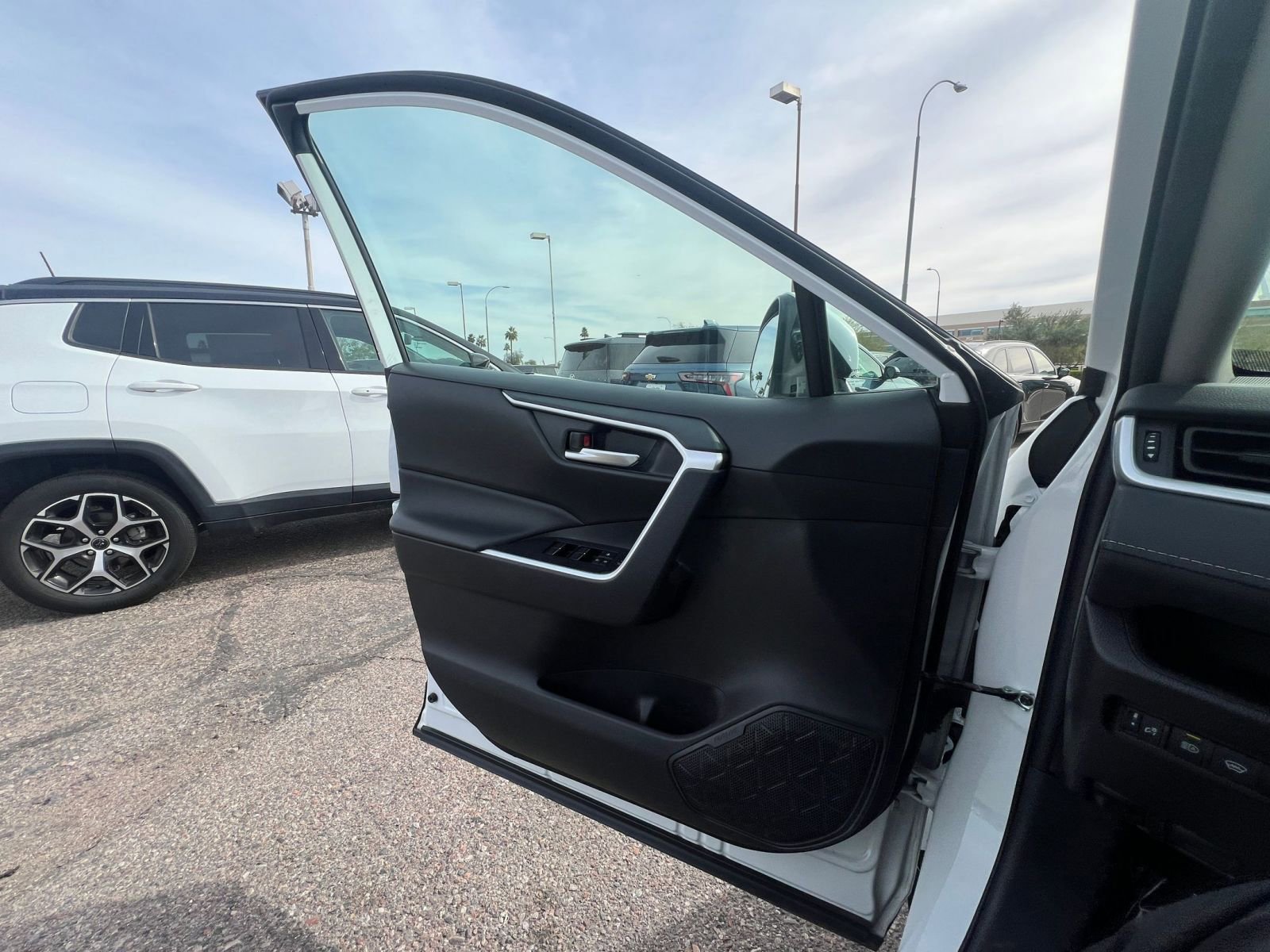 Thumbnail: 2025 Toyota RAV4 - 18