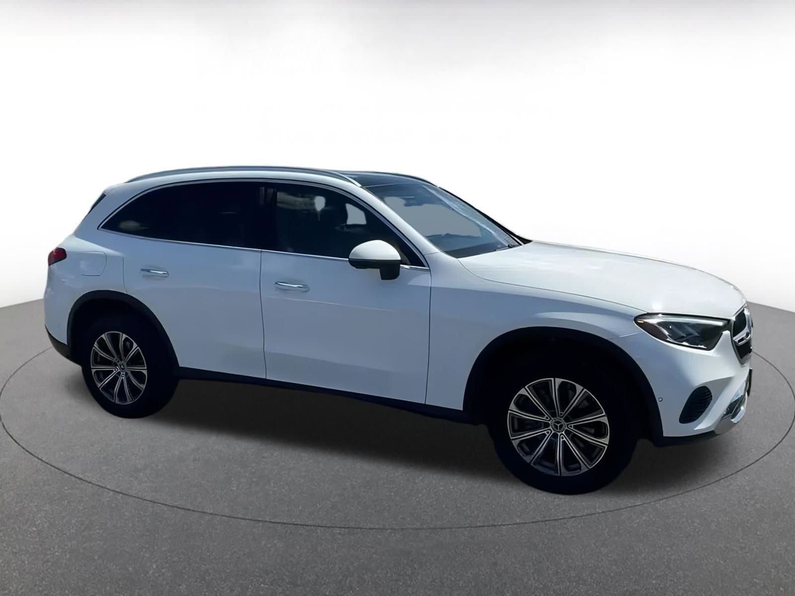 Thumbnail: 2024 Mercedes-Benz GLC - 16