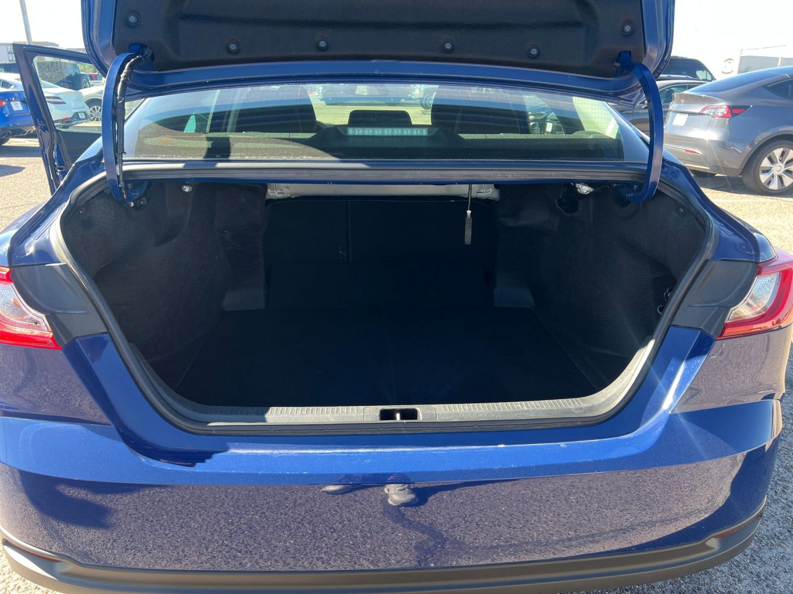 Thumbnail: 2025 Toyota Camry - 31