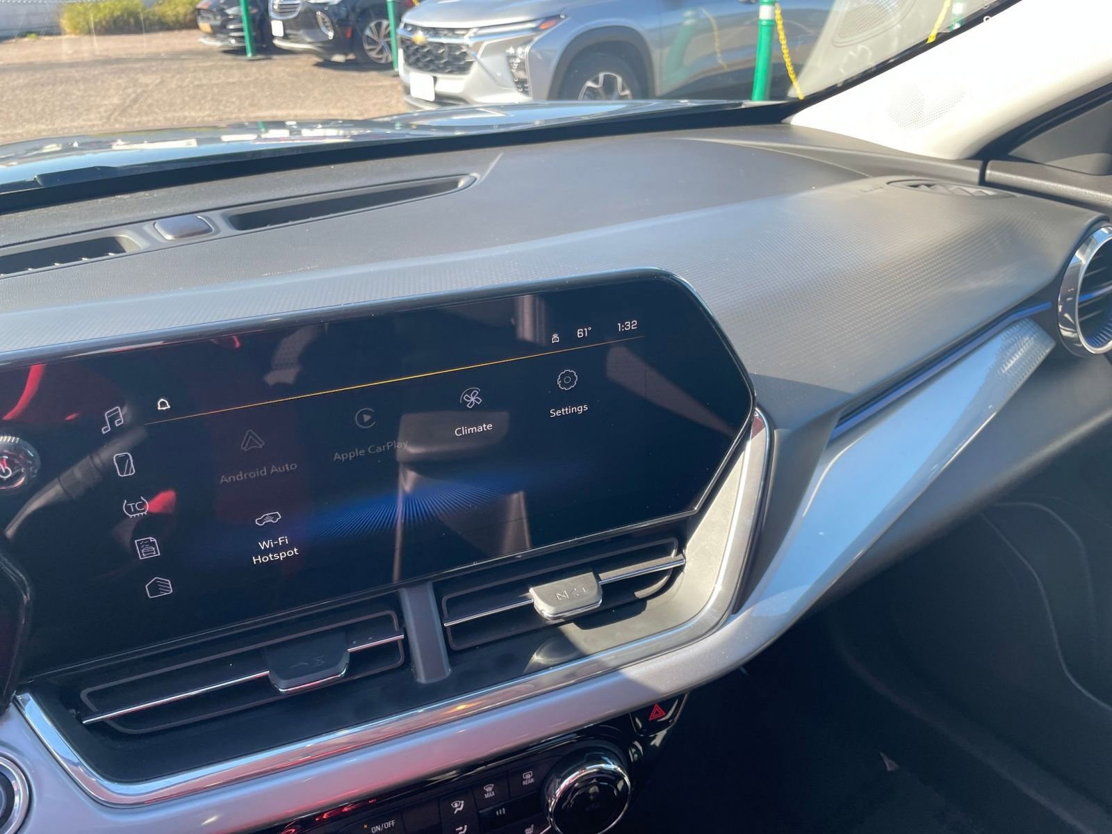 Thumbnail: 2025 Chevrolet Trax - 21