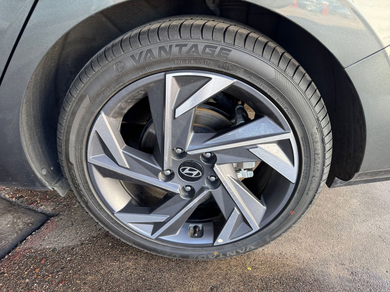 Thumbnail: 2025 Hyundai Elantra - 30