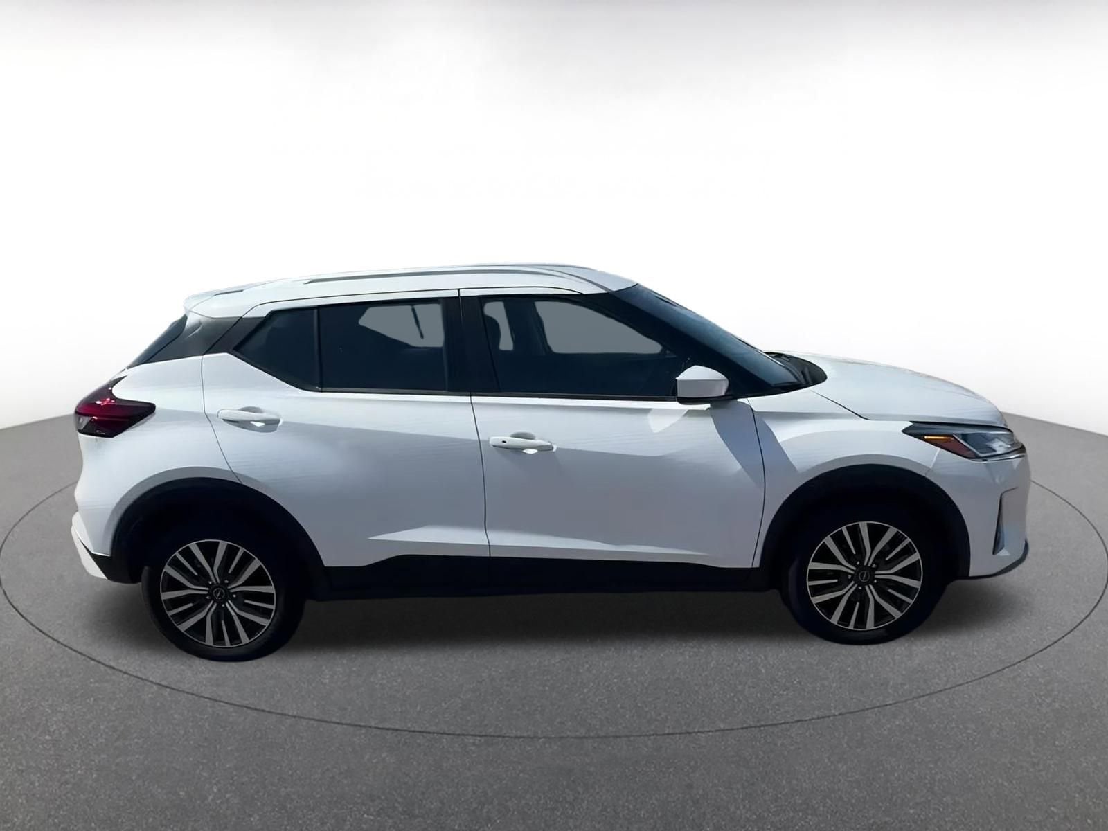 Thumbnail: 2024 Nissan Kicks - 16