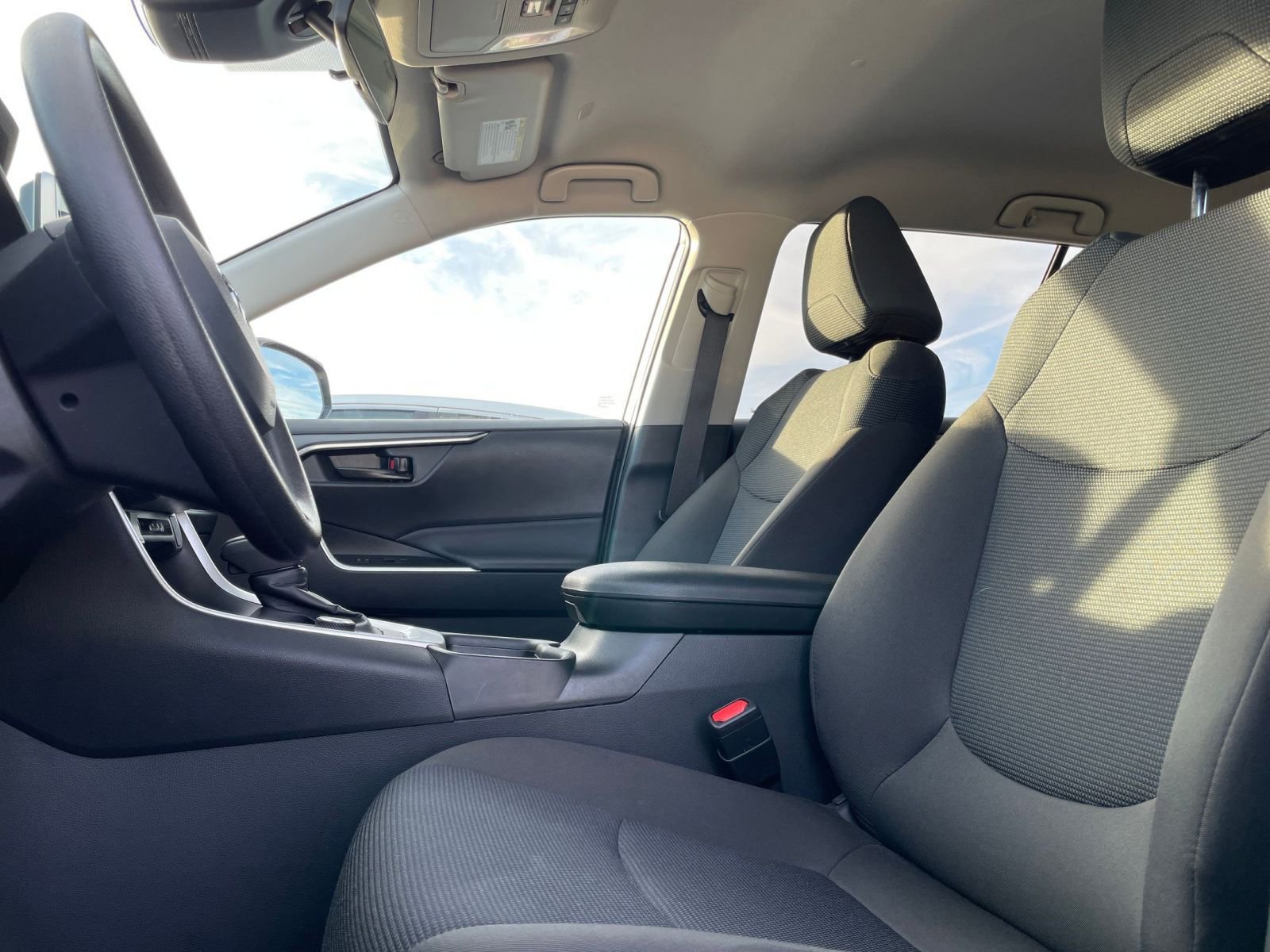 Thumbnail: 2025 Toyota RAV4 - 27