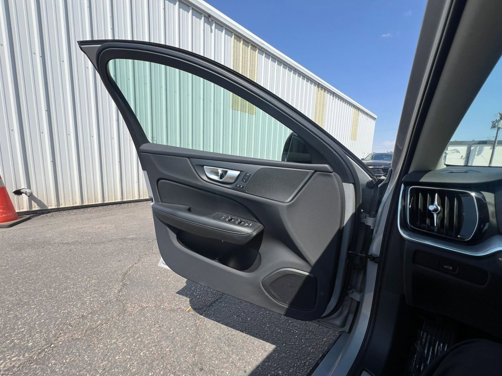 Thumbnail: 2024 Volvo S60 - 20