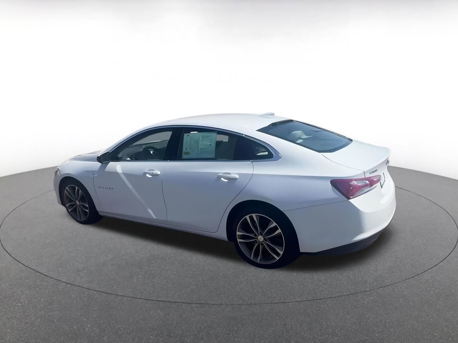 Thumbnail: 2024 Chevrolet Malibu - 10