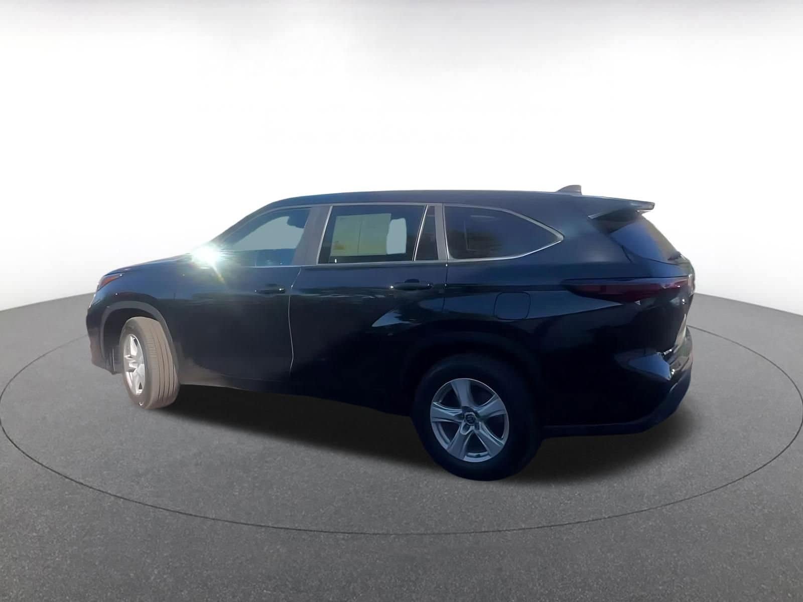 Thumbnail: 2025 Toyota Highlander - 4